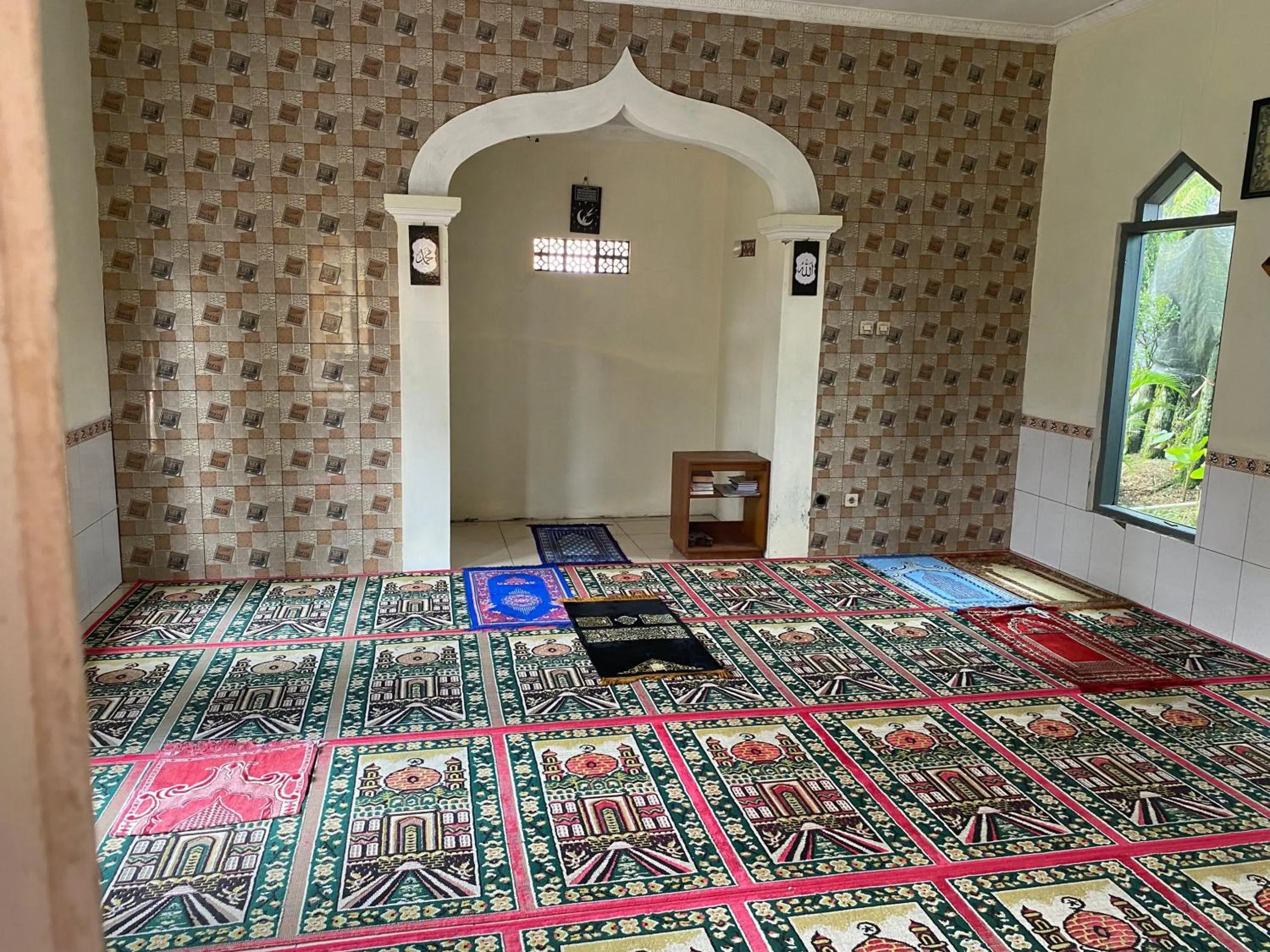 Bed in Hotel Puspa Sari