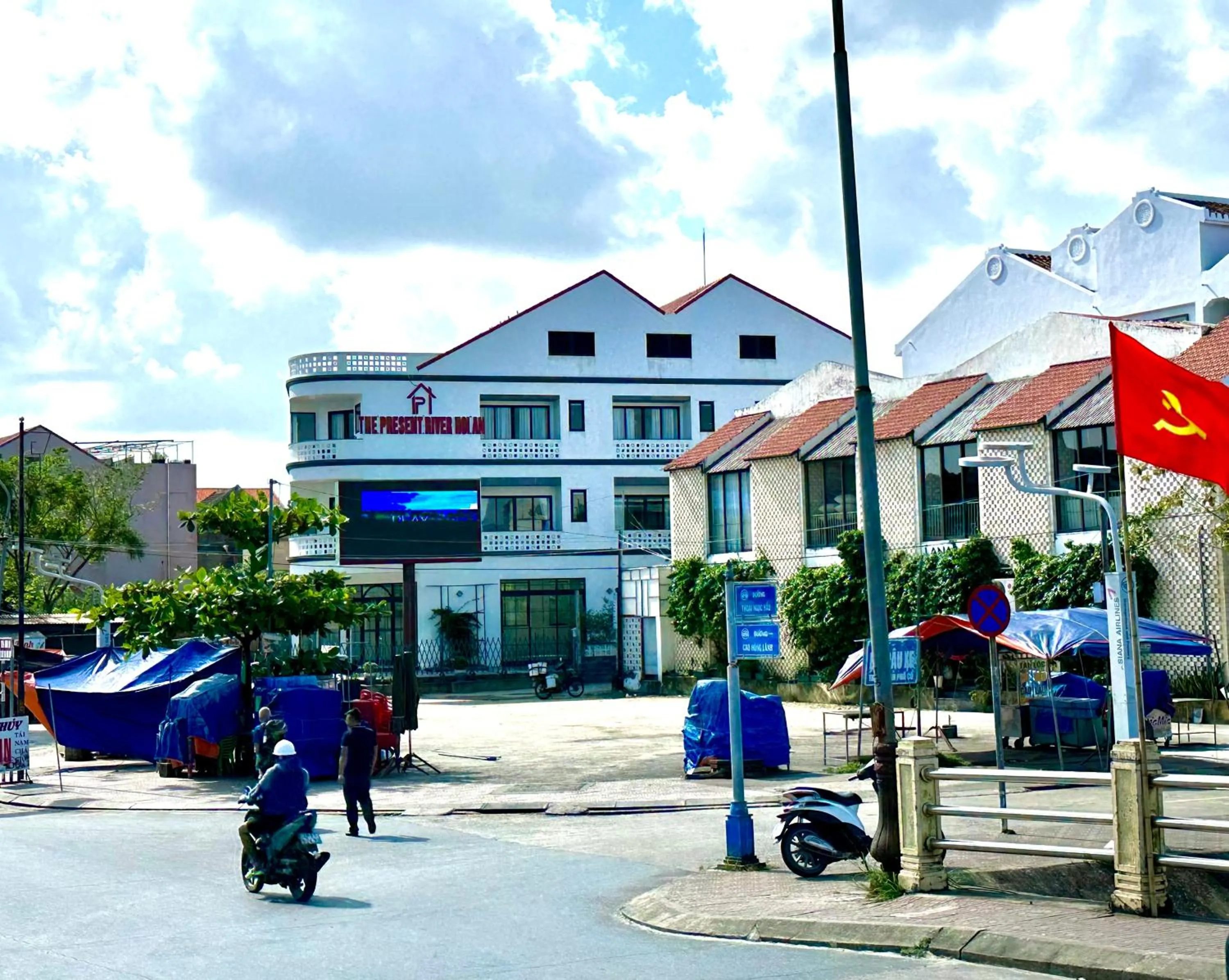 Property building in The Present River Villa Hoi An