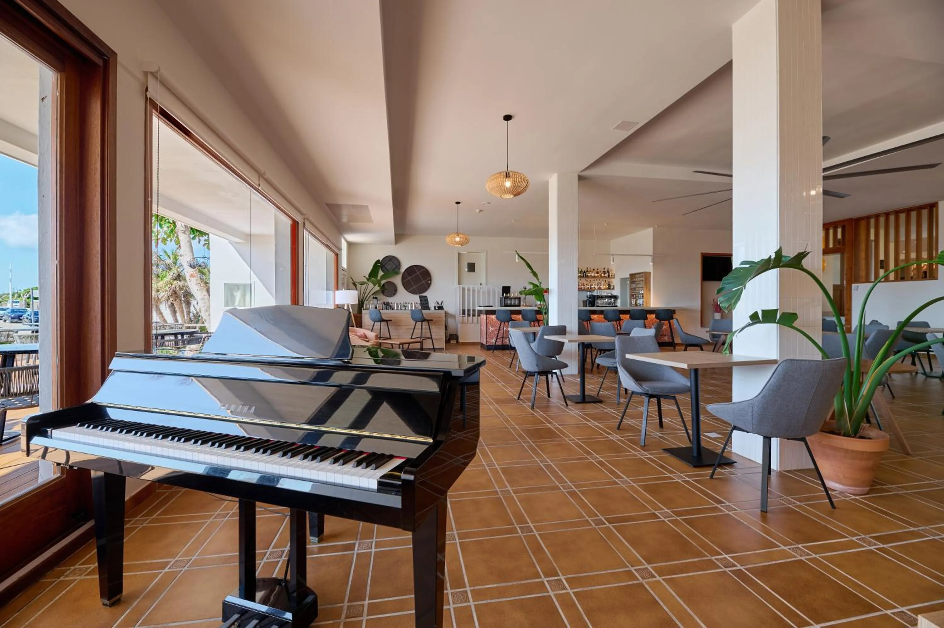 Lounge or bar in AluaSoul Menorca - Adults Only