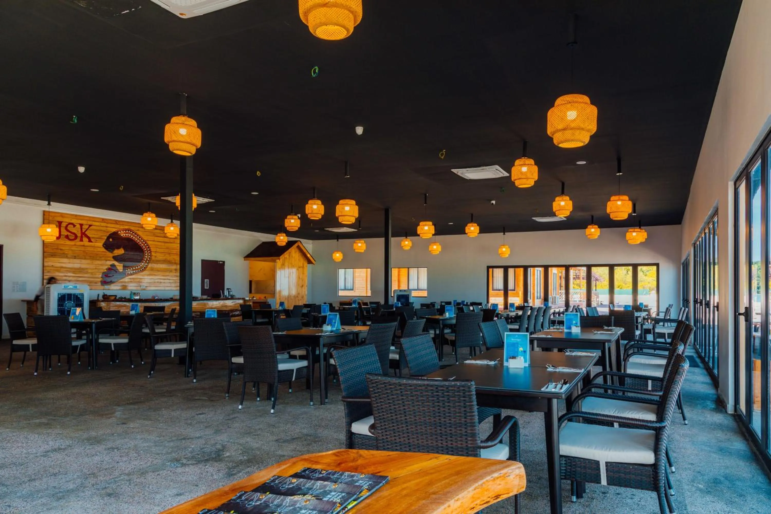 Restaurant/places to eat in JSK Mantanani Island Resorts