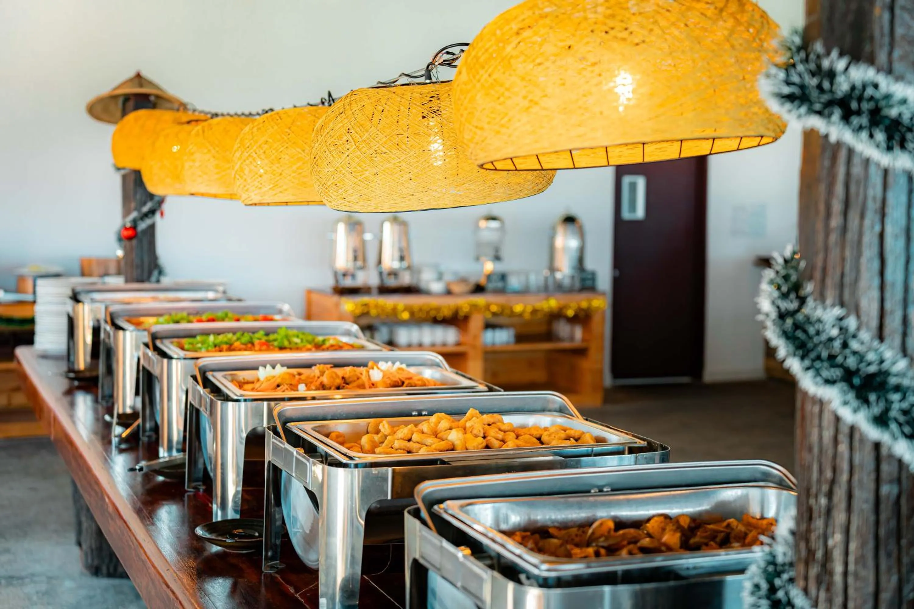 Restaurant/places to eat in JSK Mantanani Island Resorts