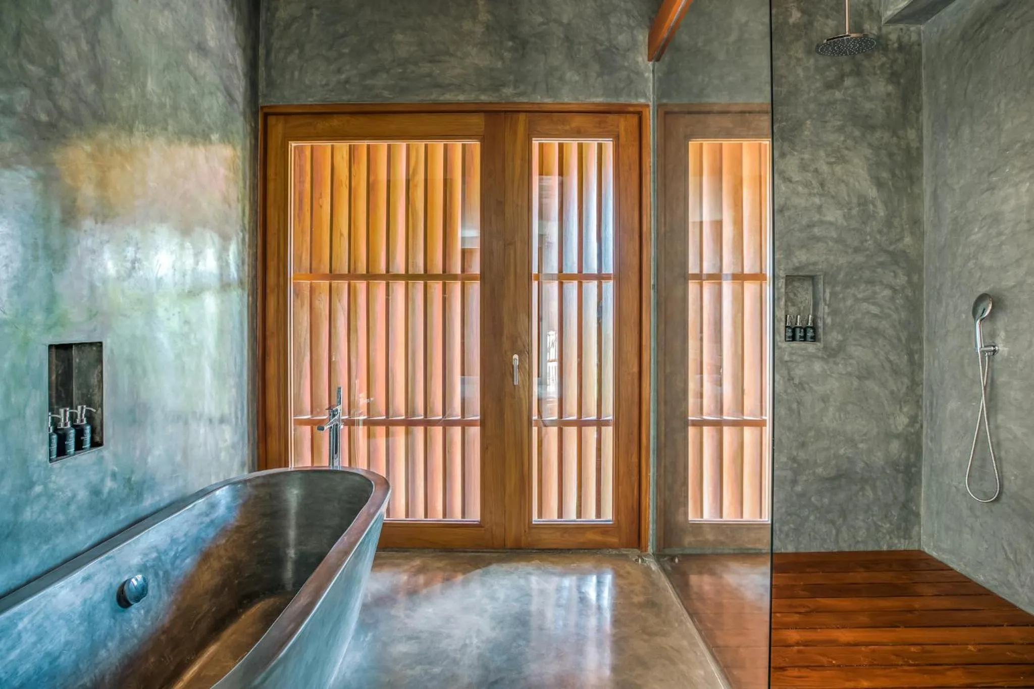 Bath in Villa Thamburu, Bentota