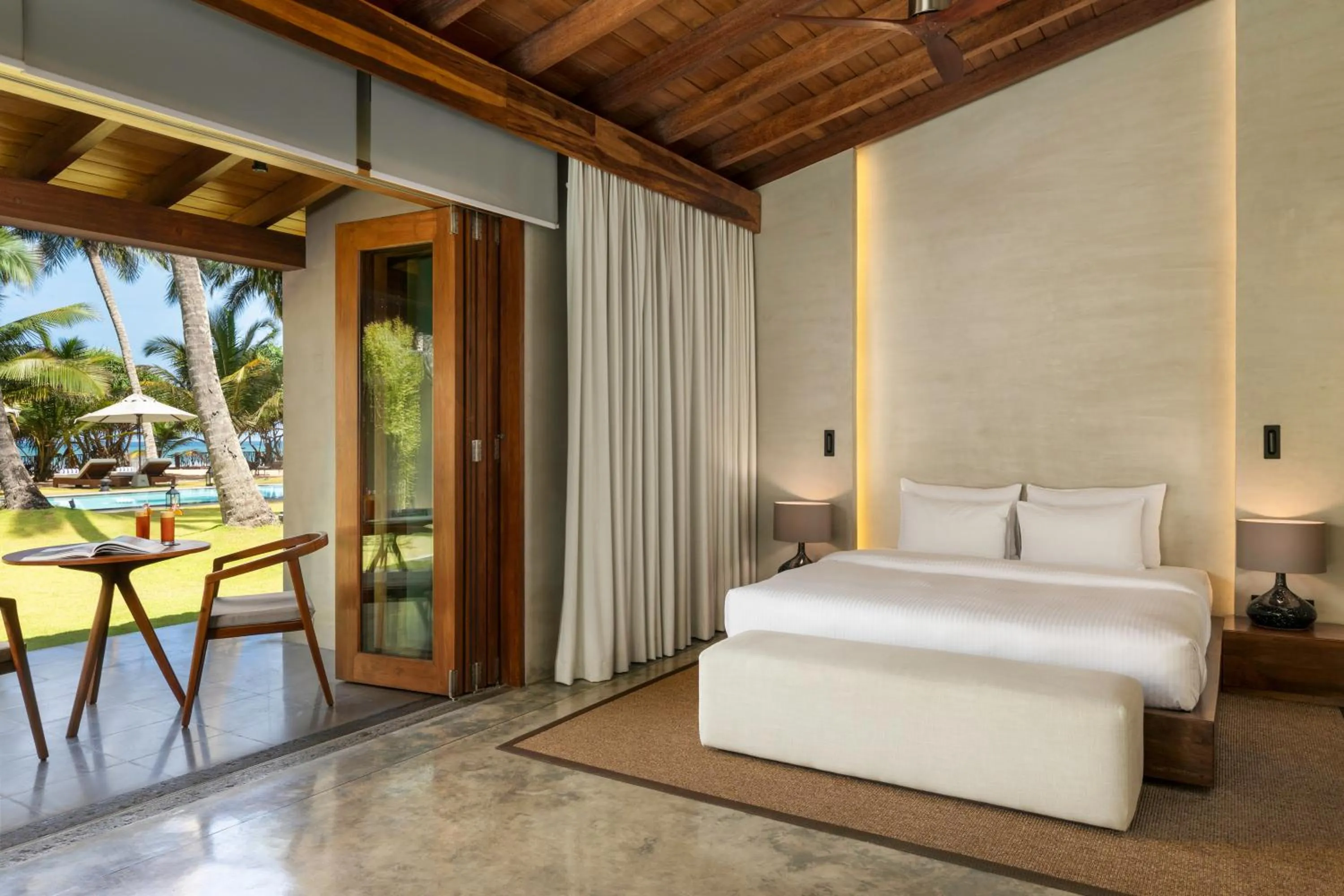 Sea view, Bed in Villa Thamburu, Bentota