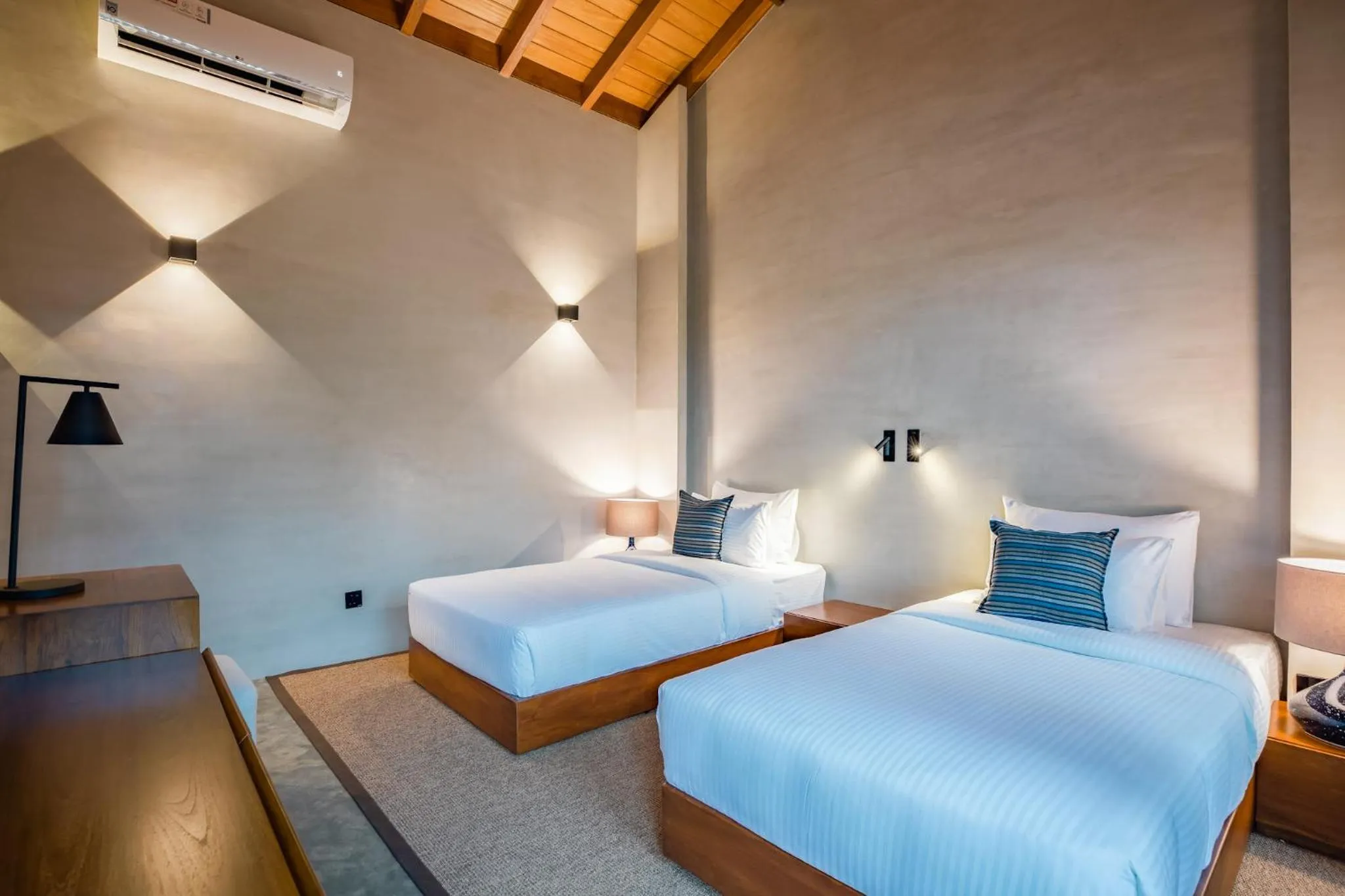 Photo of the whole room, Bed in Villa Thamburu, Bentota