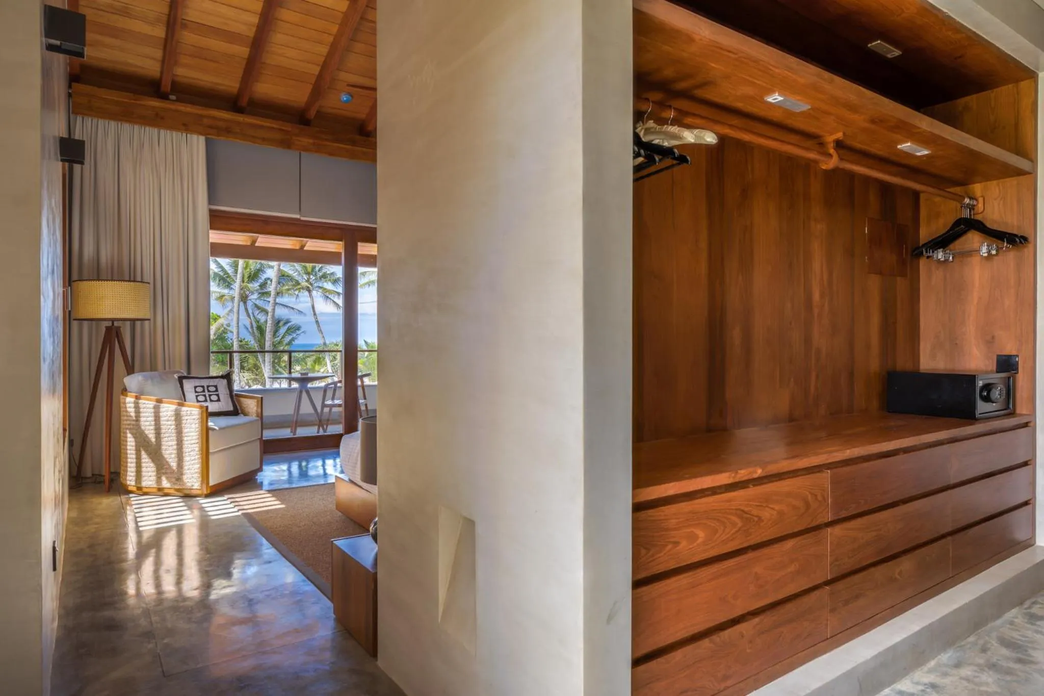 wardrobe in Villa Thamburu, Bentota