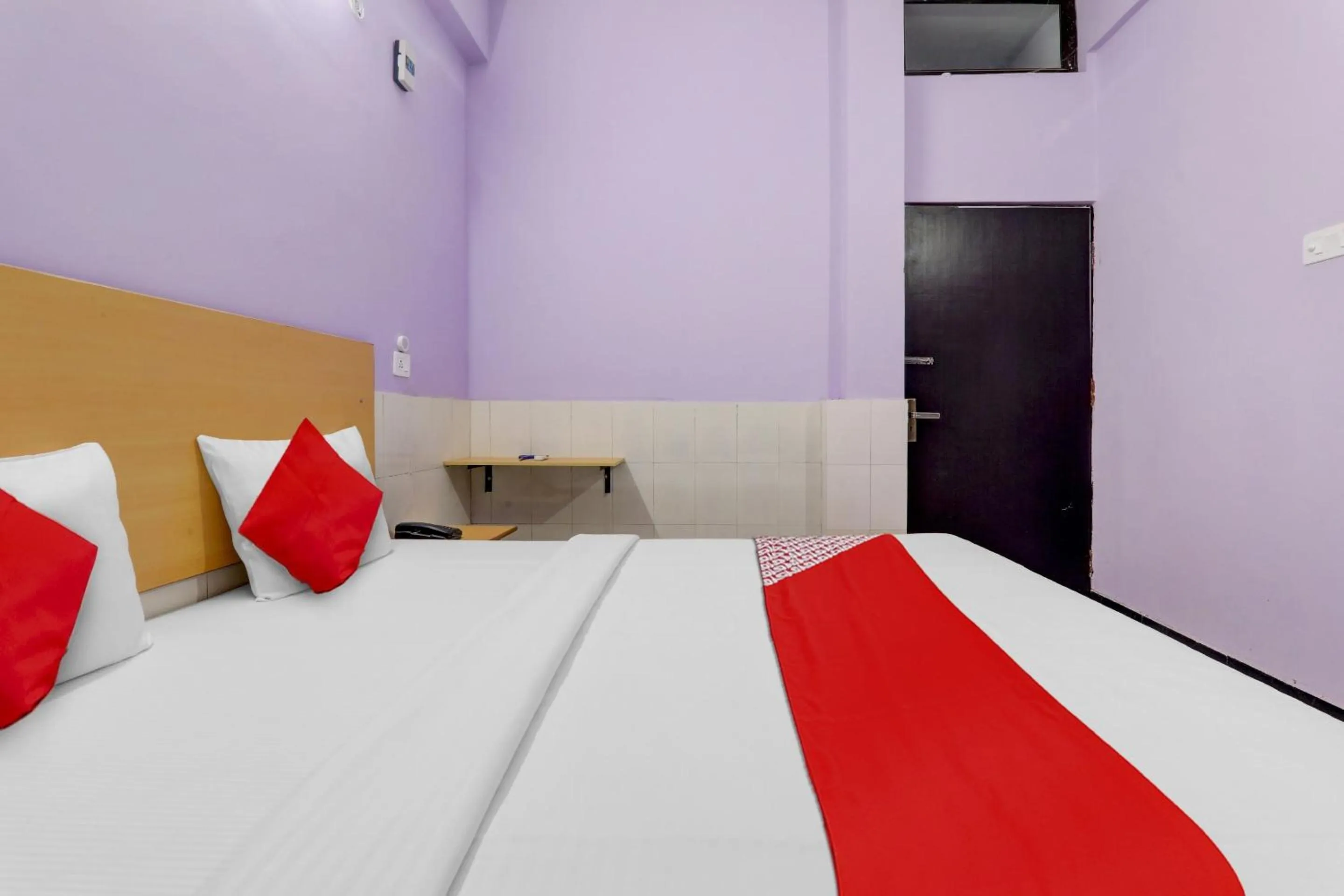 Bedroom, Bed in Hotel O SRV Palace