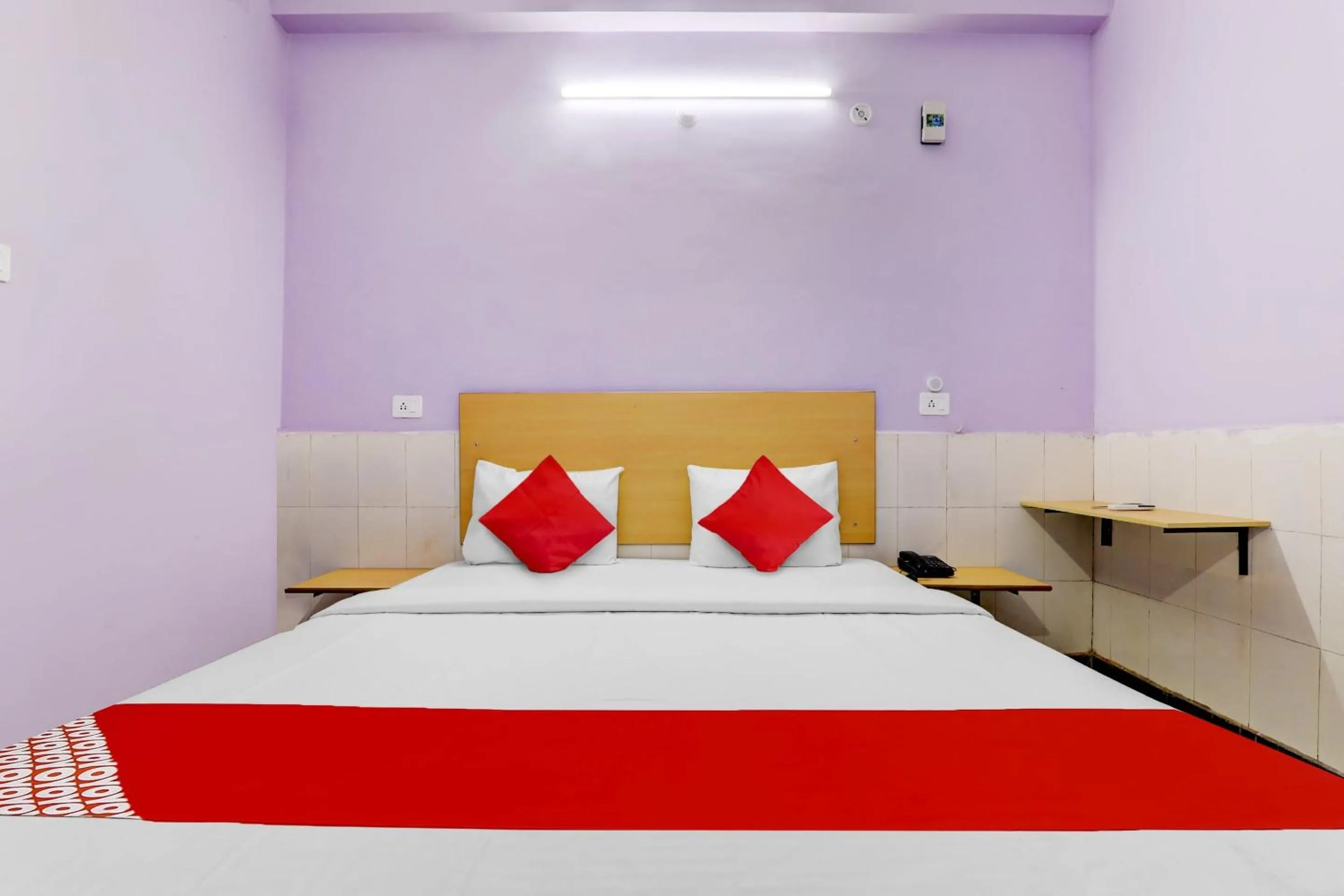 Bedroom in Hotel O SRV Palace