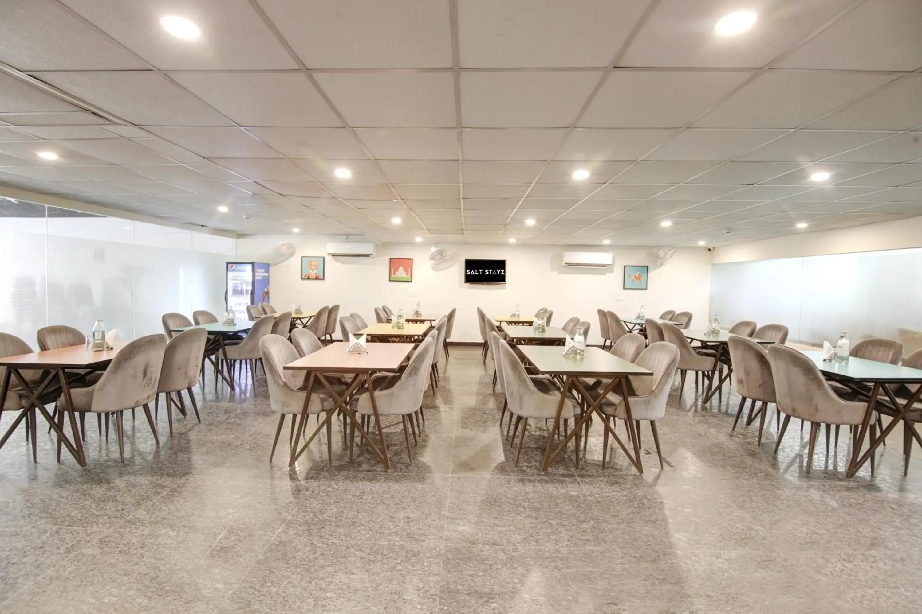 Restaurant/places to eat in Saltstayz Select - Huda City Center Restaurant/places to eat in Saltstayz Select - Huda City Center