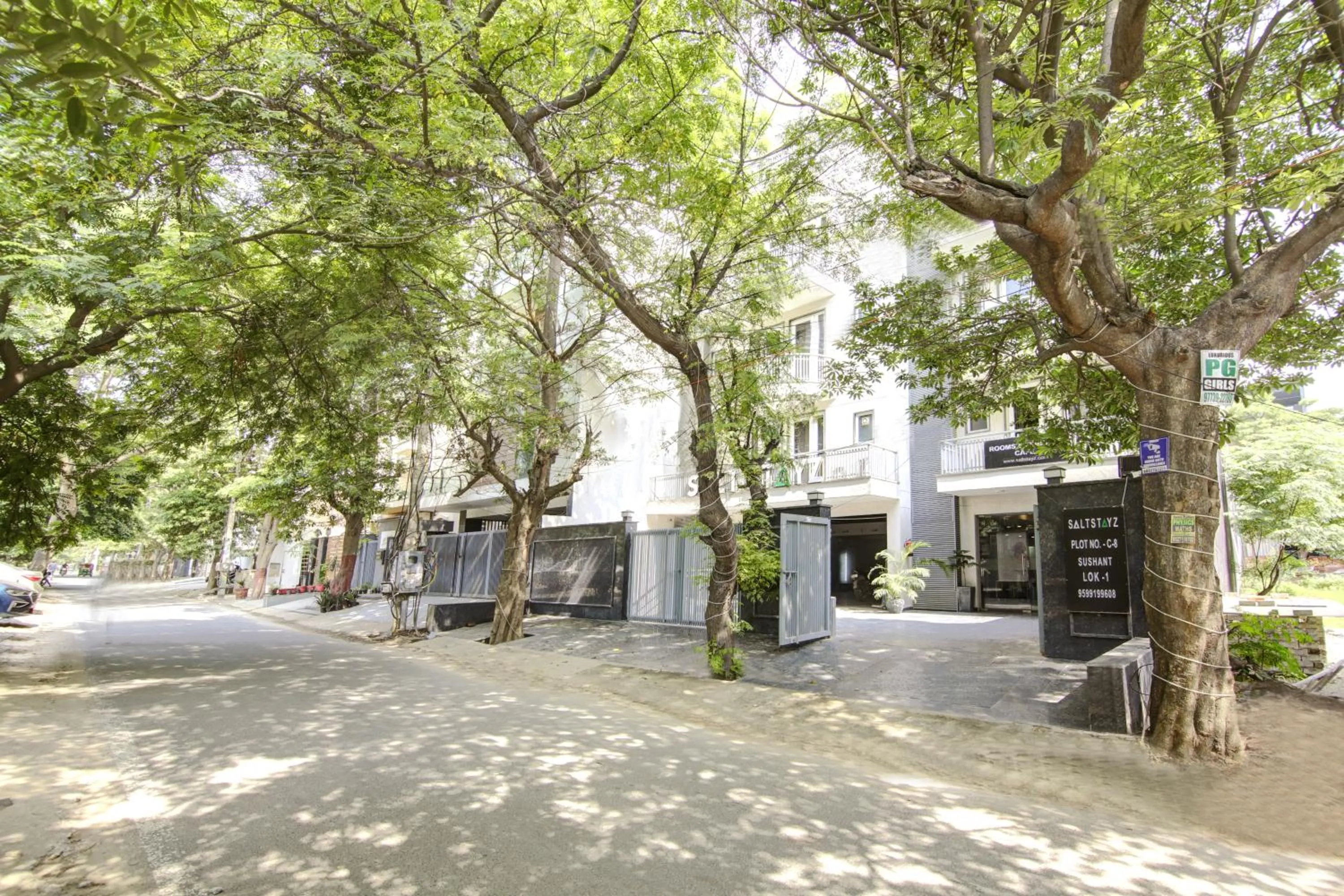 Property building in Saltstayz Select - Huda City Center