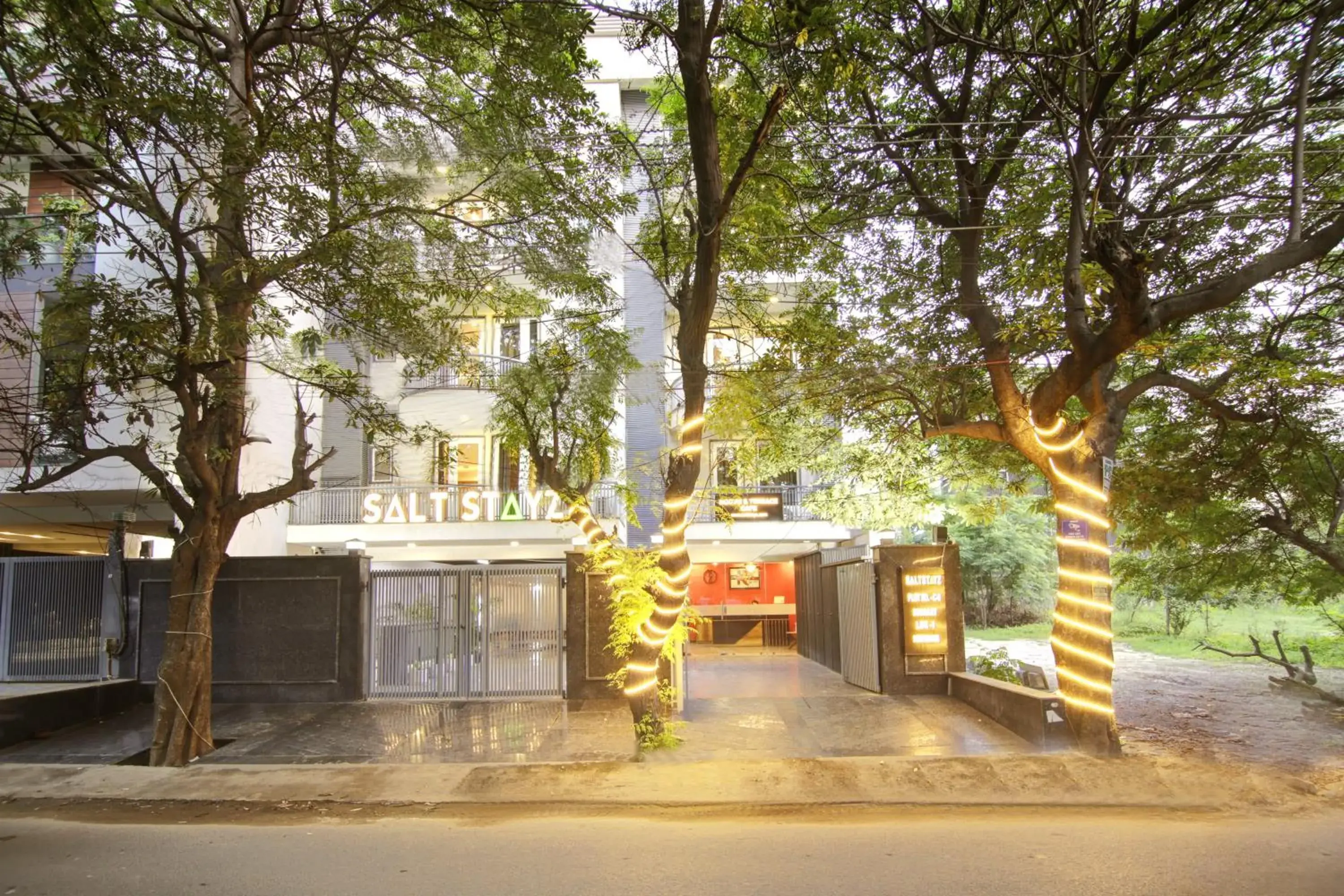 Property building in Saltstayz Select - Huda City Center Property building in Saltstayz Select - Huda City Center