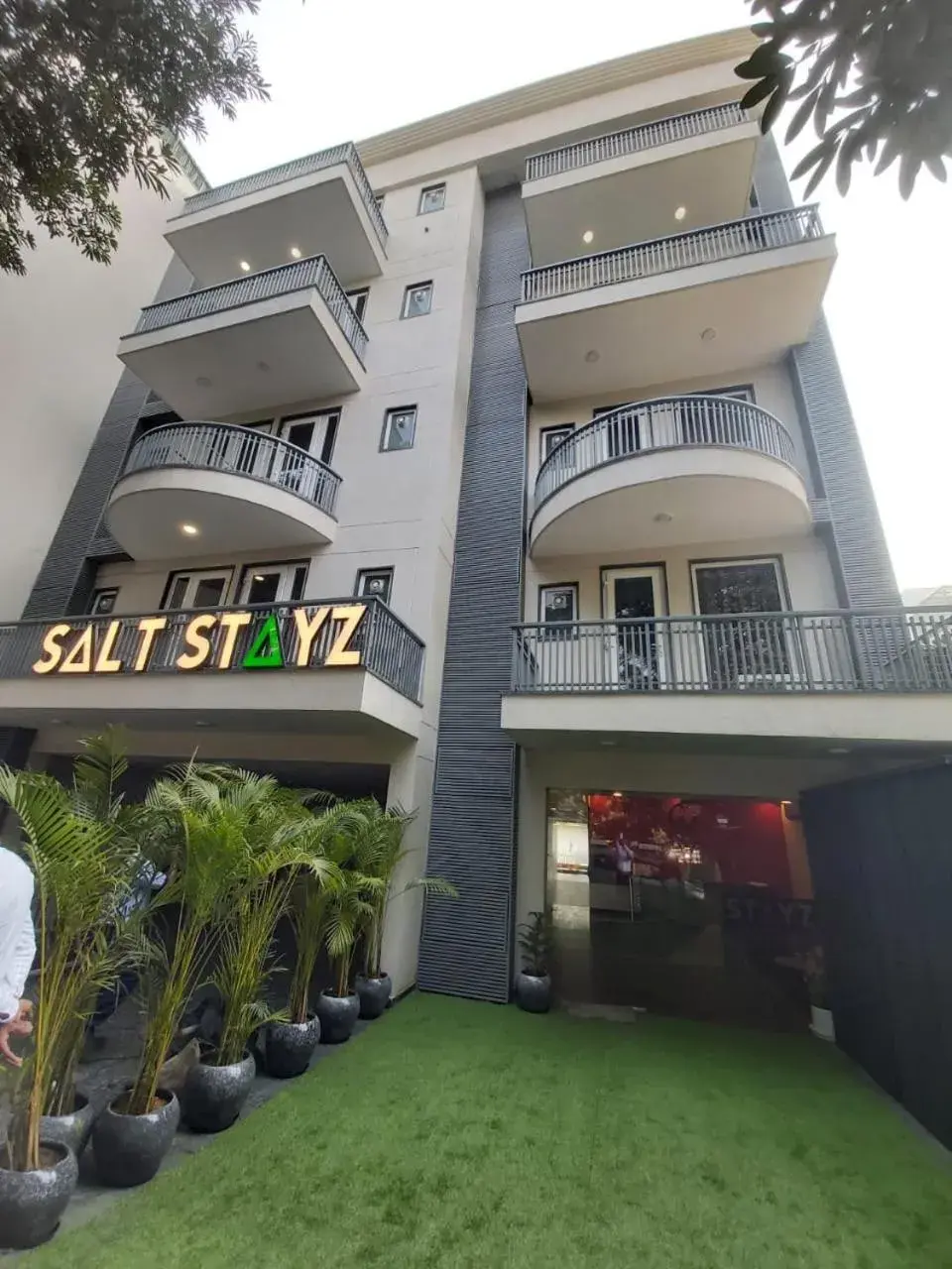 Property building in Saltstayz Select - Huda City Center Property building in Saltstayz Select - Huda City Center