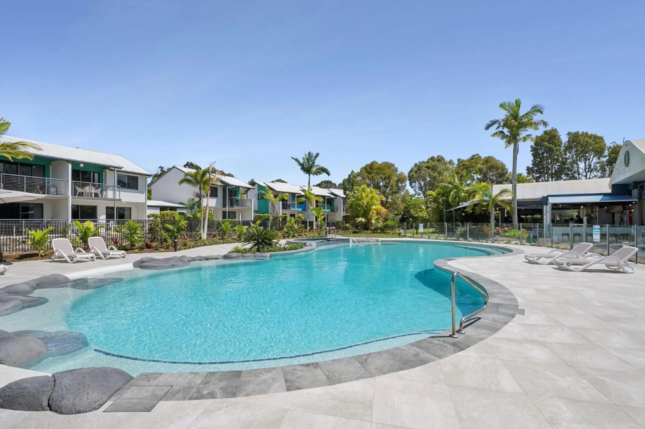 Renovated 2 Bedroom Ground Level Villa in Noosaville