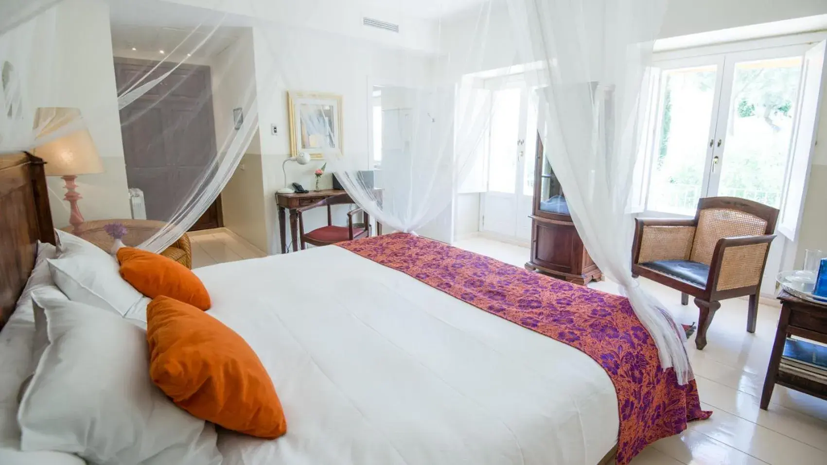 Double Room in Hotel La Fuente de la Higuera Double Room in Hotel La Fuente de la Higuera