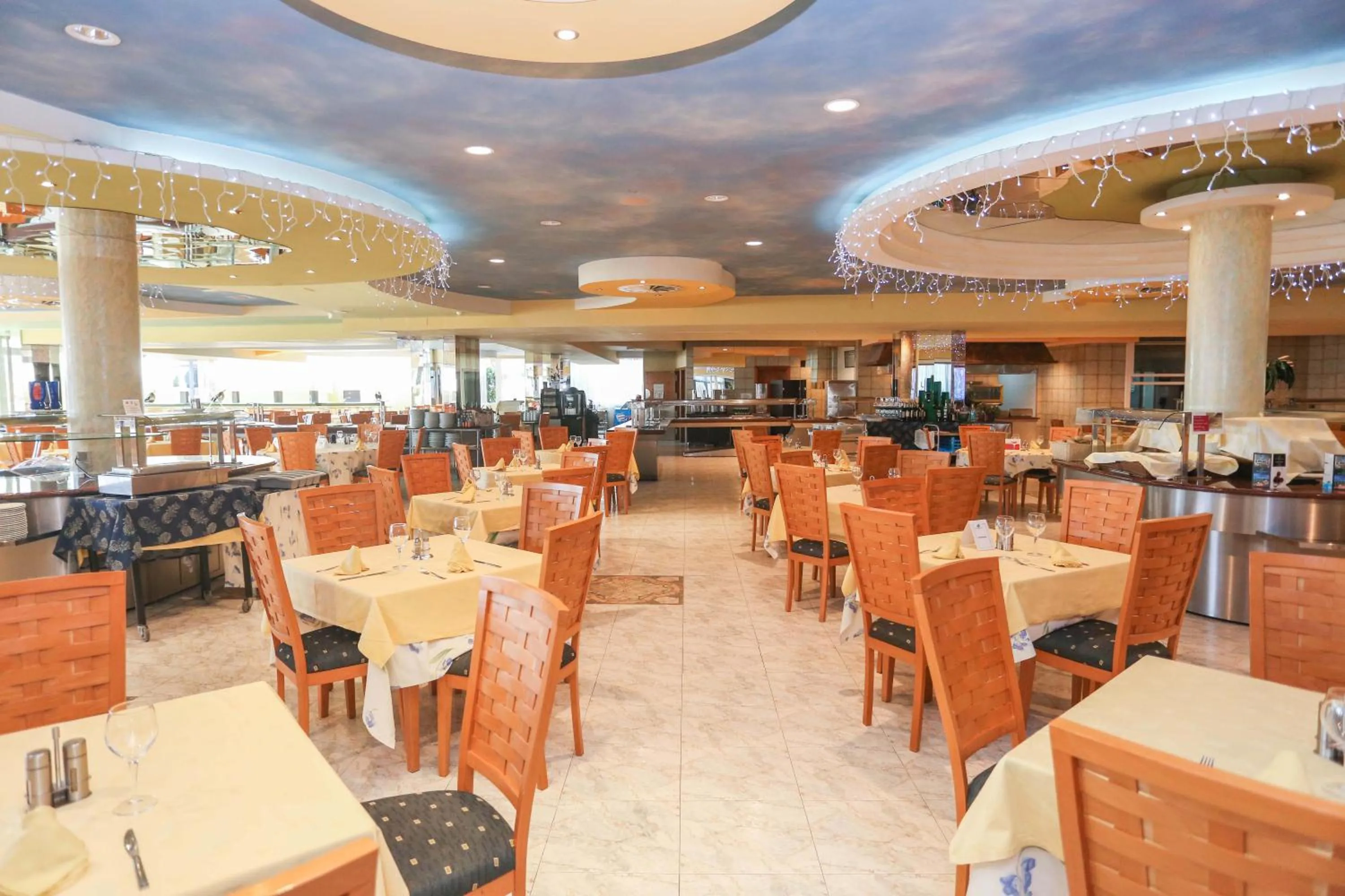 Restaurant/places to eat in KAKTUS Hotel Kaktus Albir