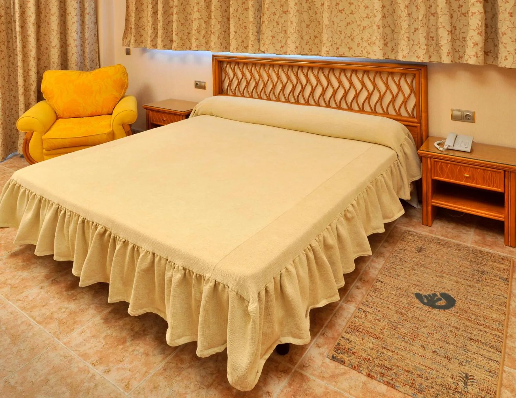 Bed in KAKTUS Hotel Kaktus Albir