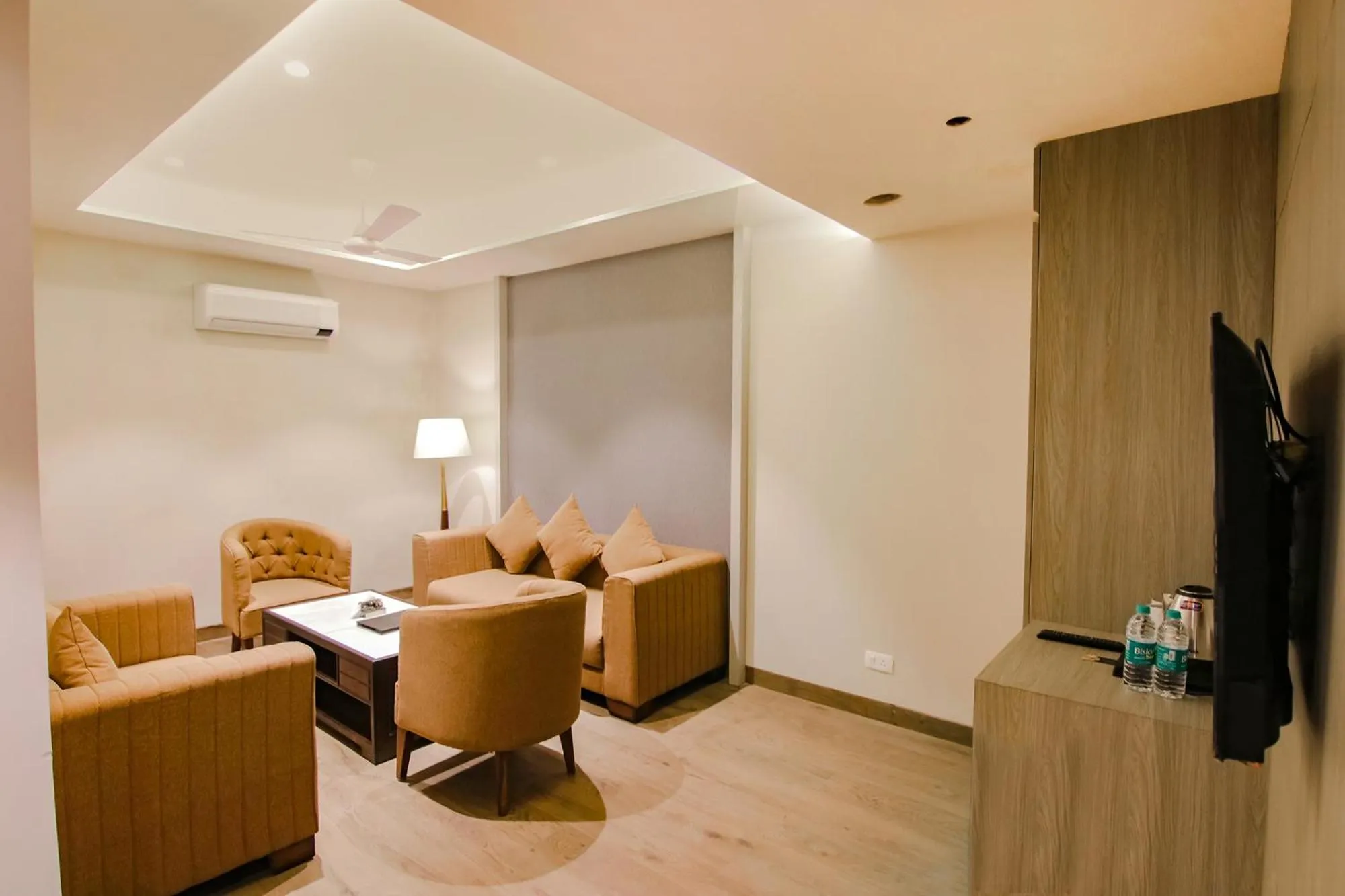 TV and multimedia in FabHotel Prime K9 Grand