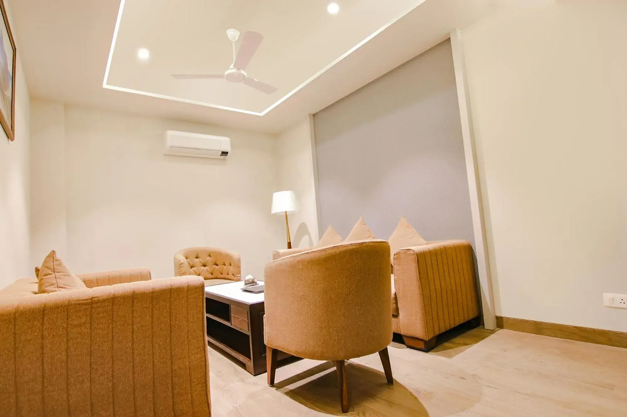 Living room in FabHotel Prime K9 Grand Living room in FabHotel Prime K9 Grand