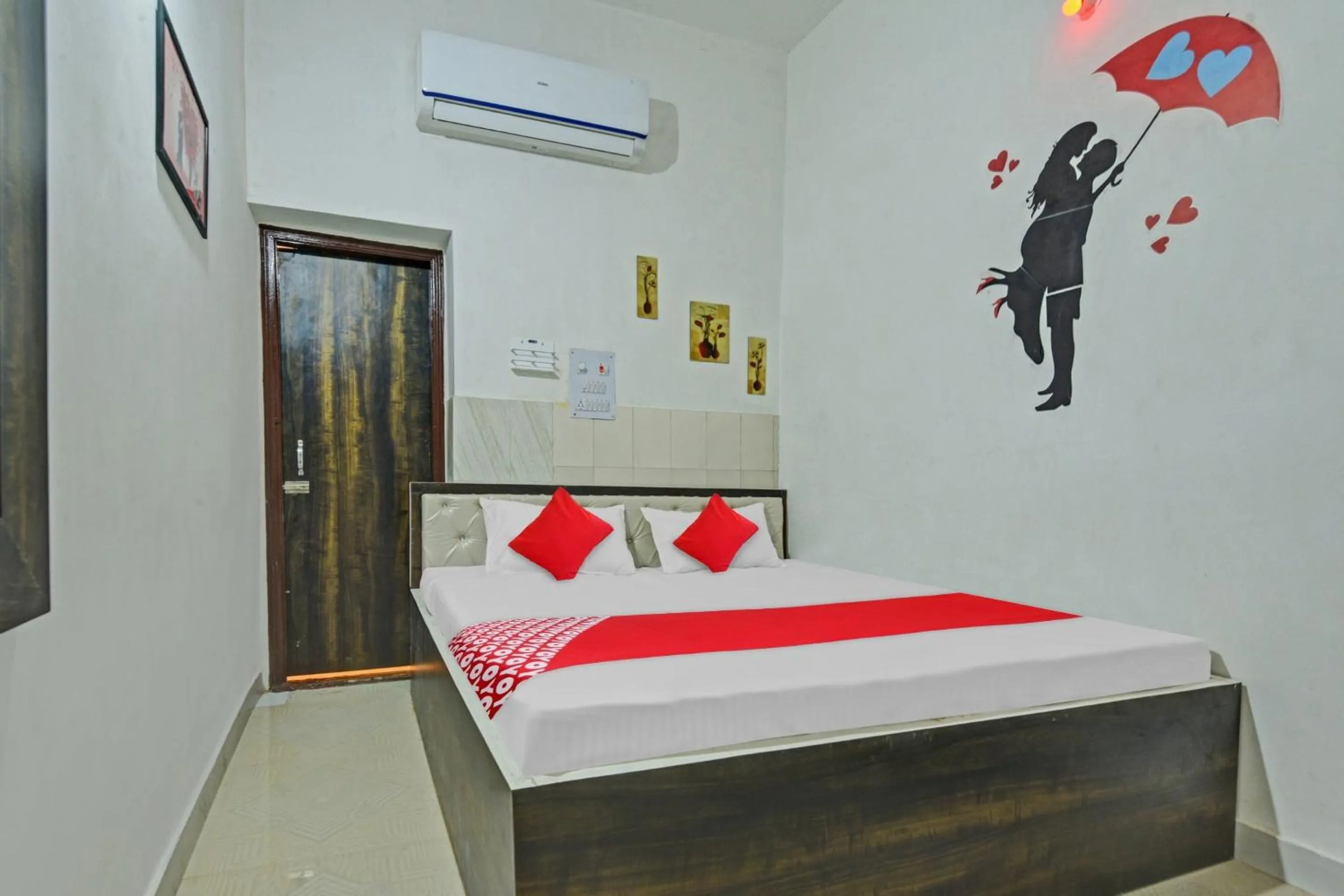 Bedroom in Hotel O The Goldy Inn