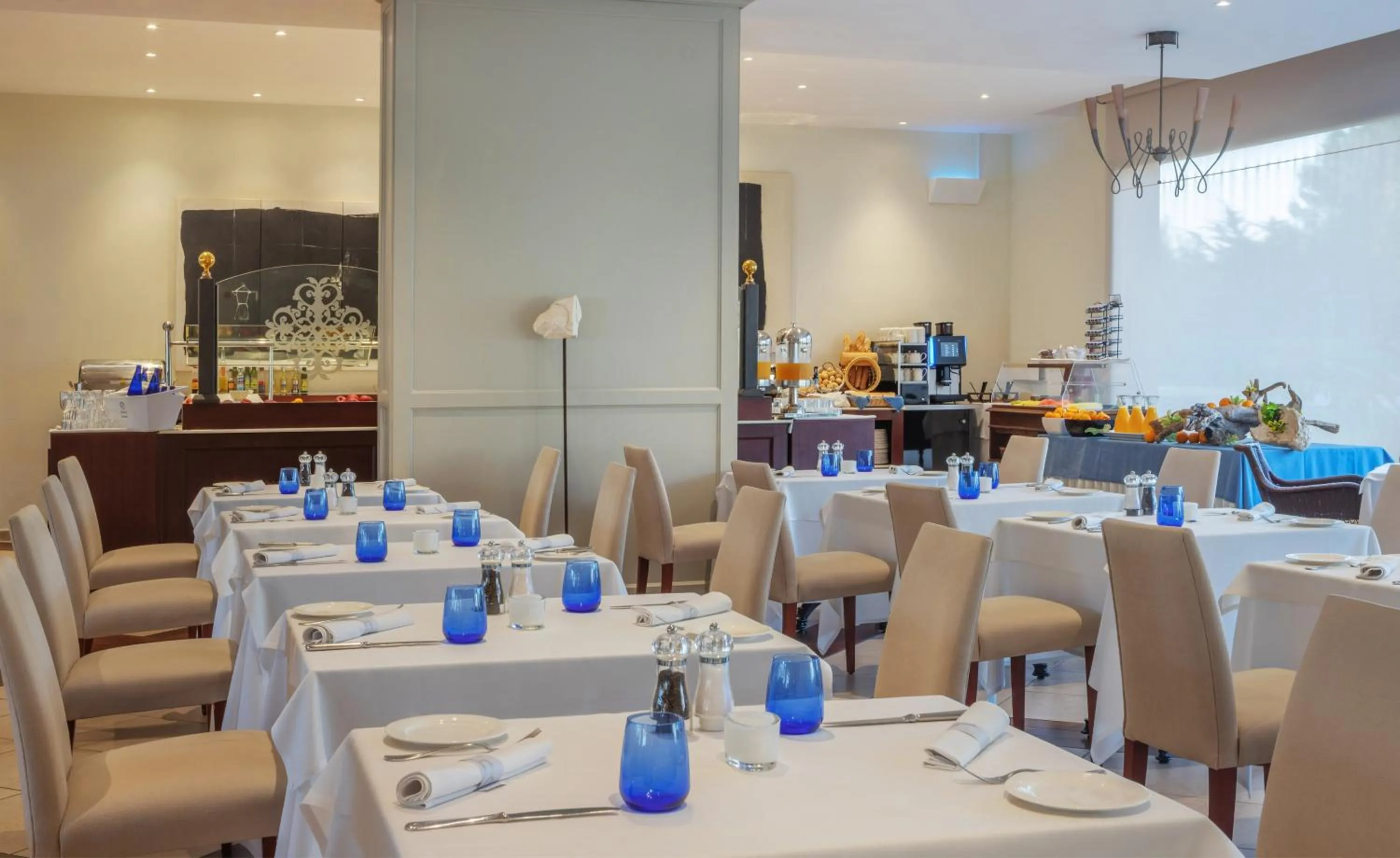 Restaurant/places to eat in La Quinta Menorca by PortBlue Boutique - Adults Only