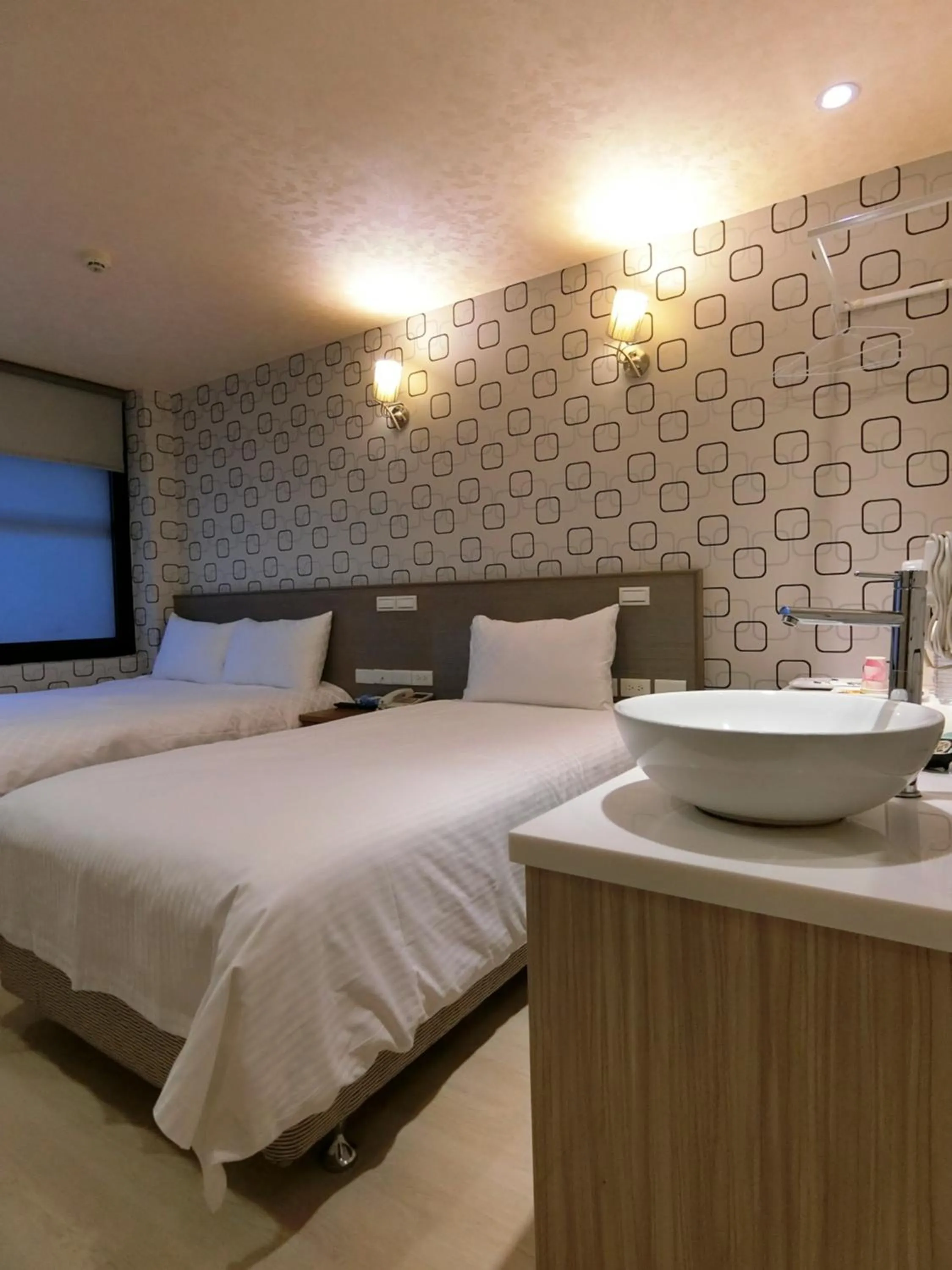 Photo of the whole room, Bed in Taiwan Seven Days Boutique Hotel