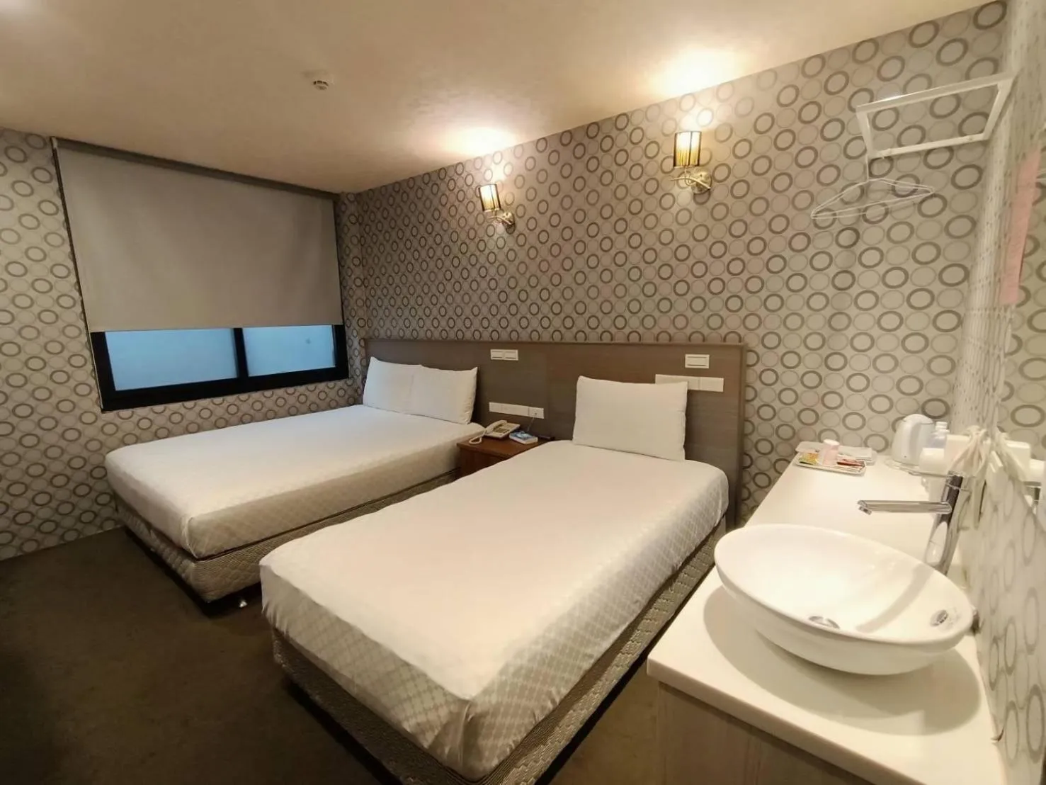 Photo of the whole room, Bed in Taiwan Seven Days Boutique Hotel