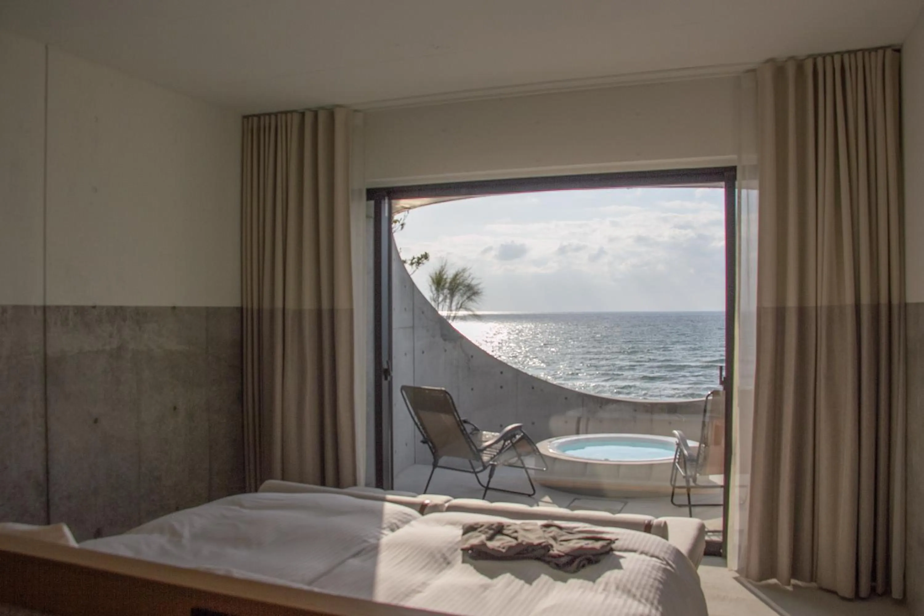 View (from property/room), Bed in Izumo HOTEL THE CLIFF