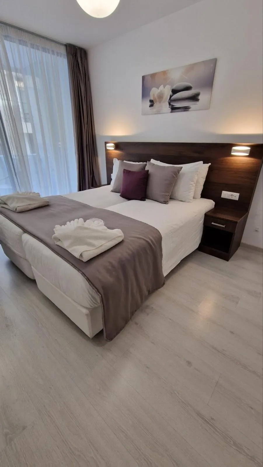 Bedroom, Bed in International Atene hotel