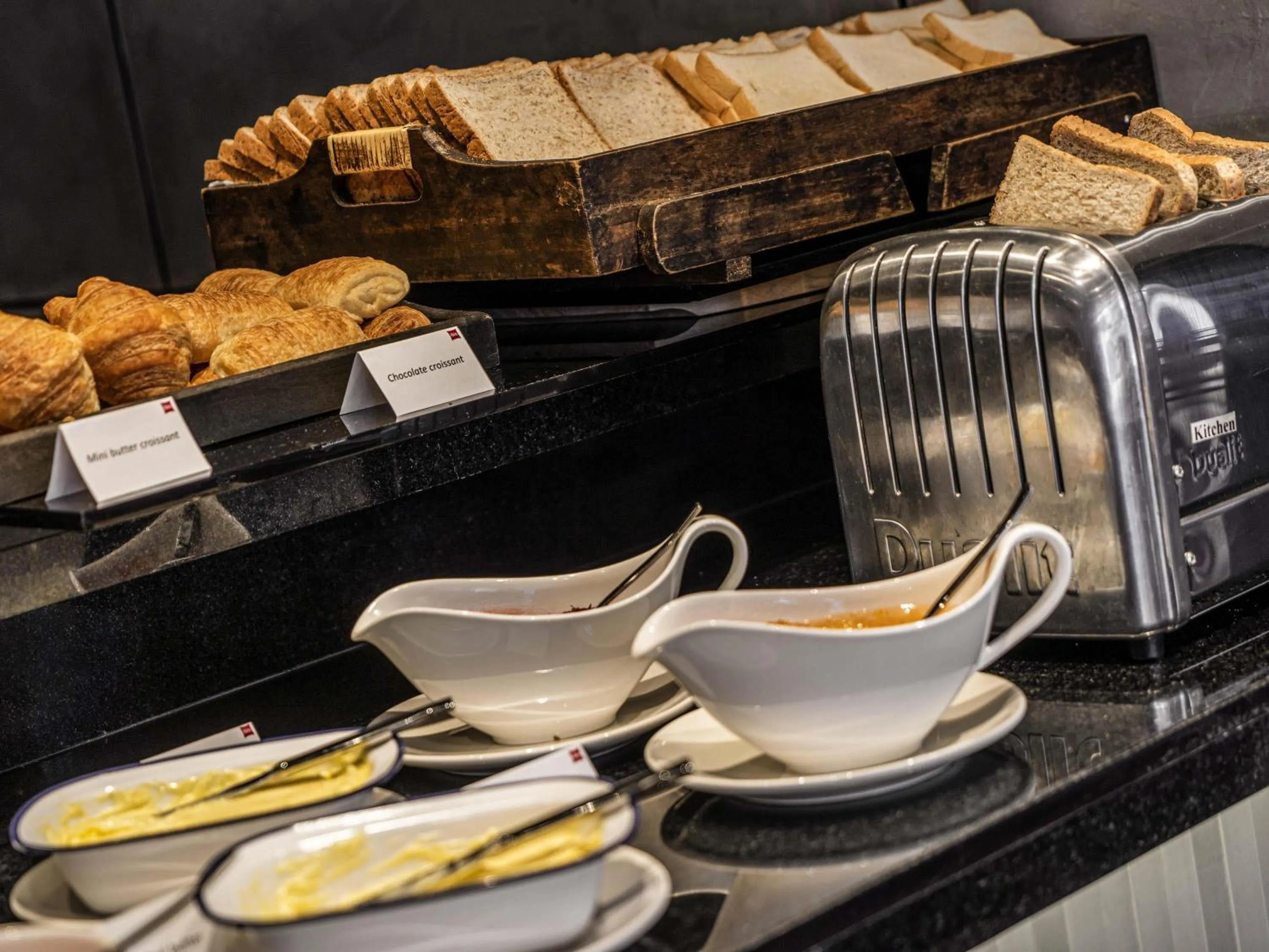 Restaurant/places to eat in ibis Chiang Mai Nimman Journeyhub