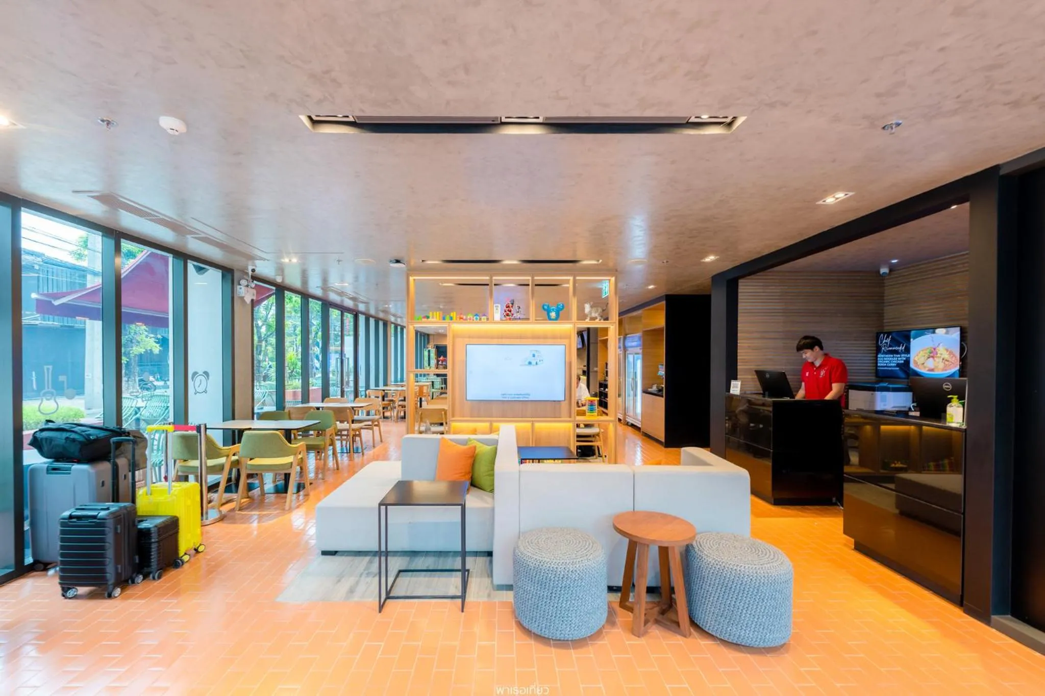 Lobby or reception in ibis Chiang Mai Nimman Journeyhub