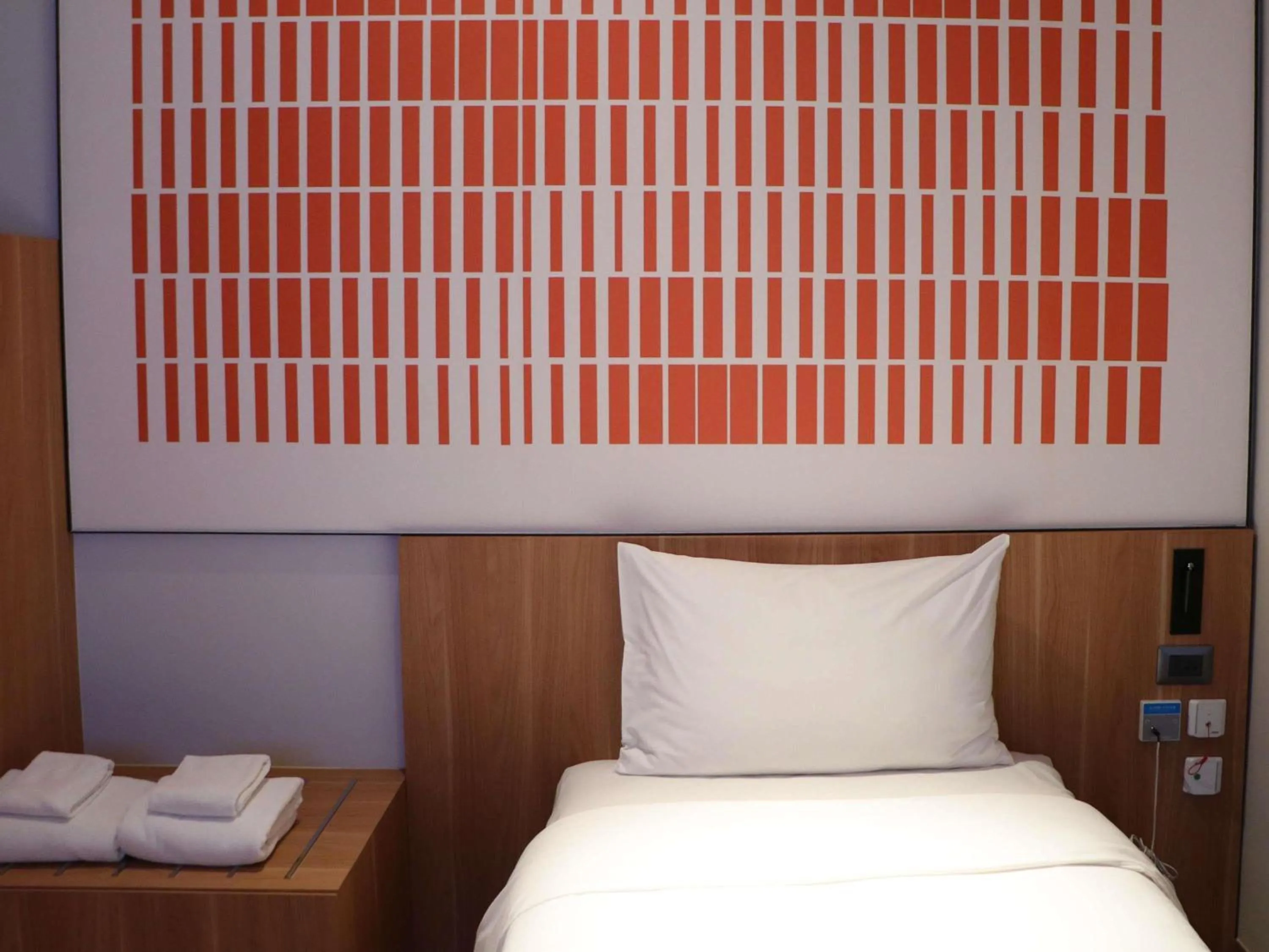 Bedroom, Bed in ibis Chiang Mai Nimman Journeyhub