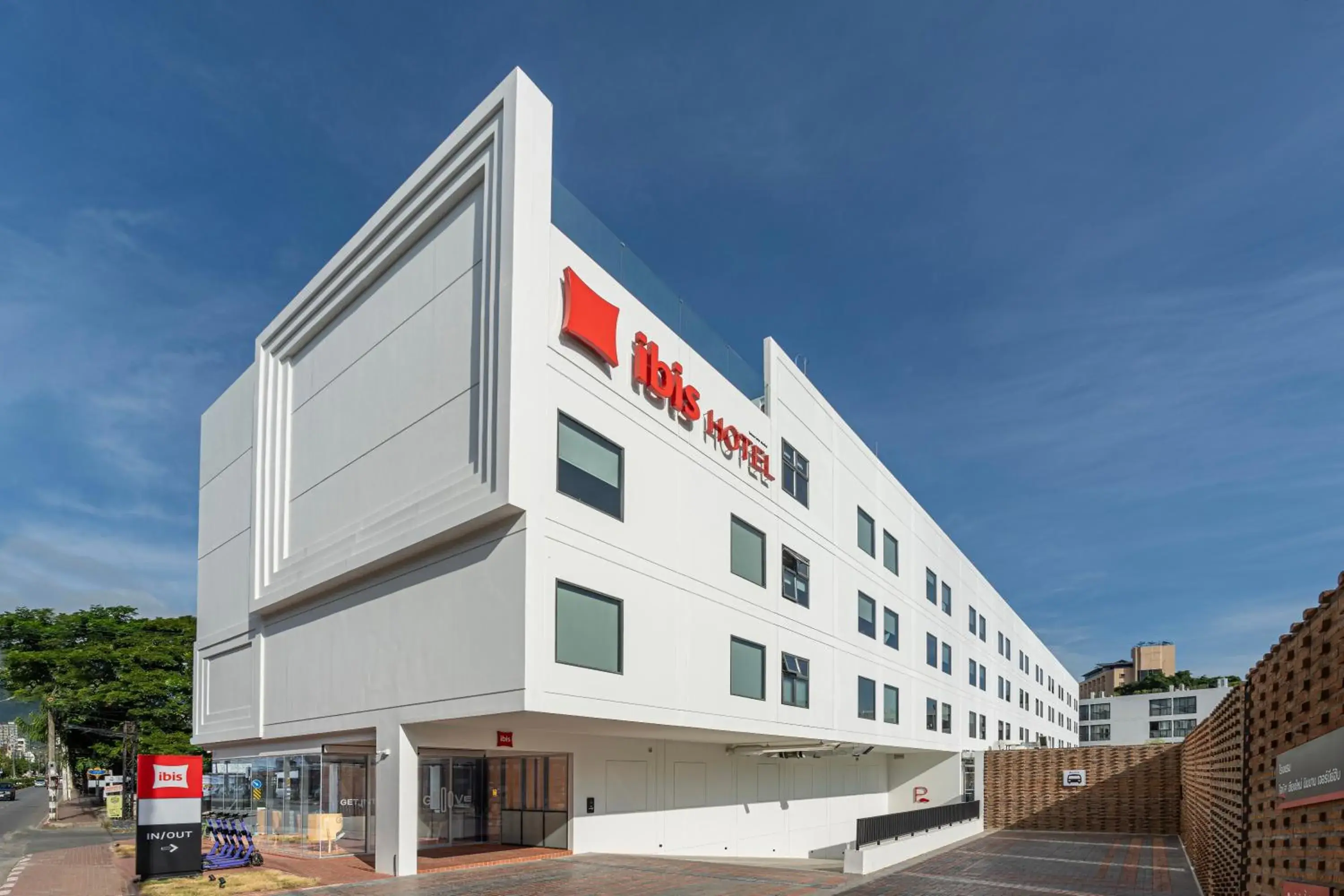 Property building in ibis Chiang Mai Nimman Journeyhub Property building in ibis Chiang Mai Nimman Journeyhub