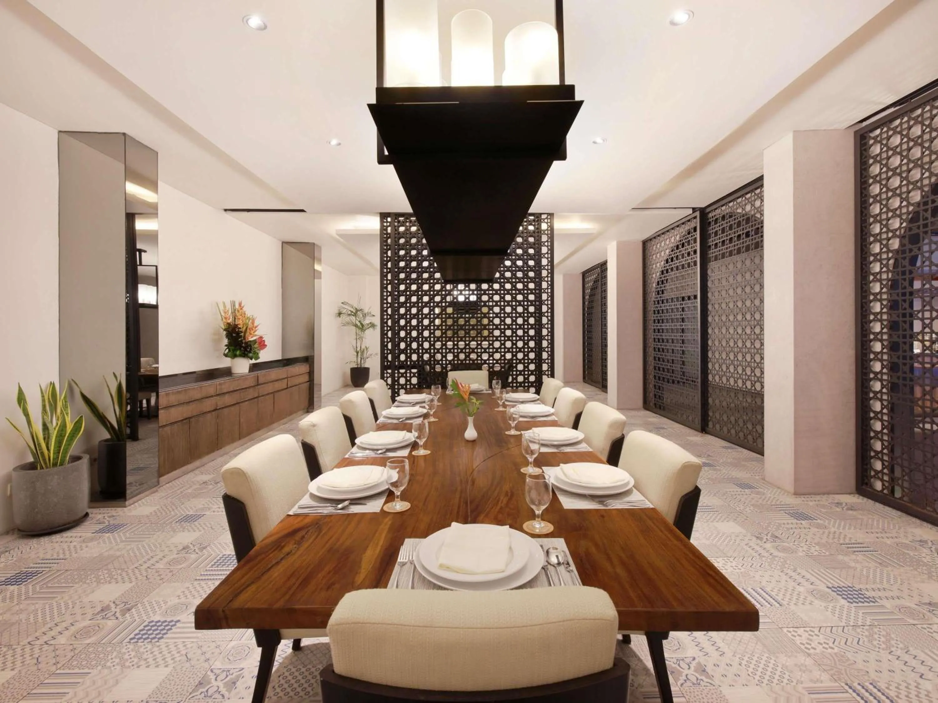 Restaurant/places to eat in Grand Mercure Bali Seminyak