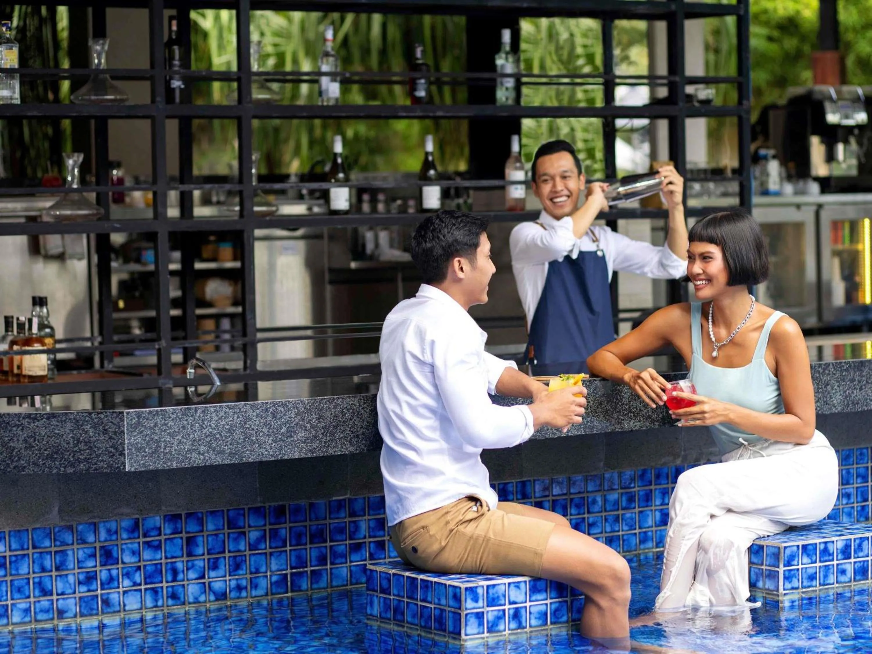 Lounge or bar in Grand Mercure Bali Seminyak