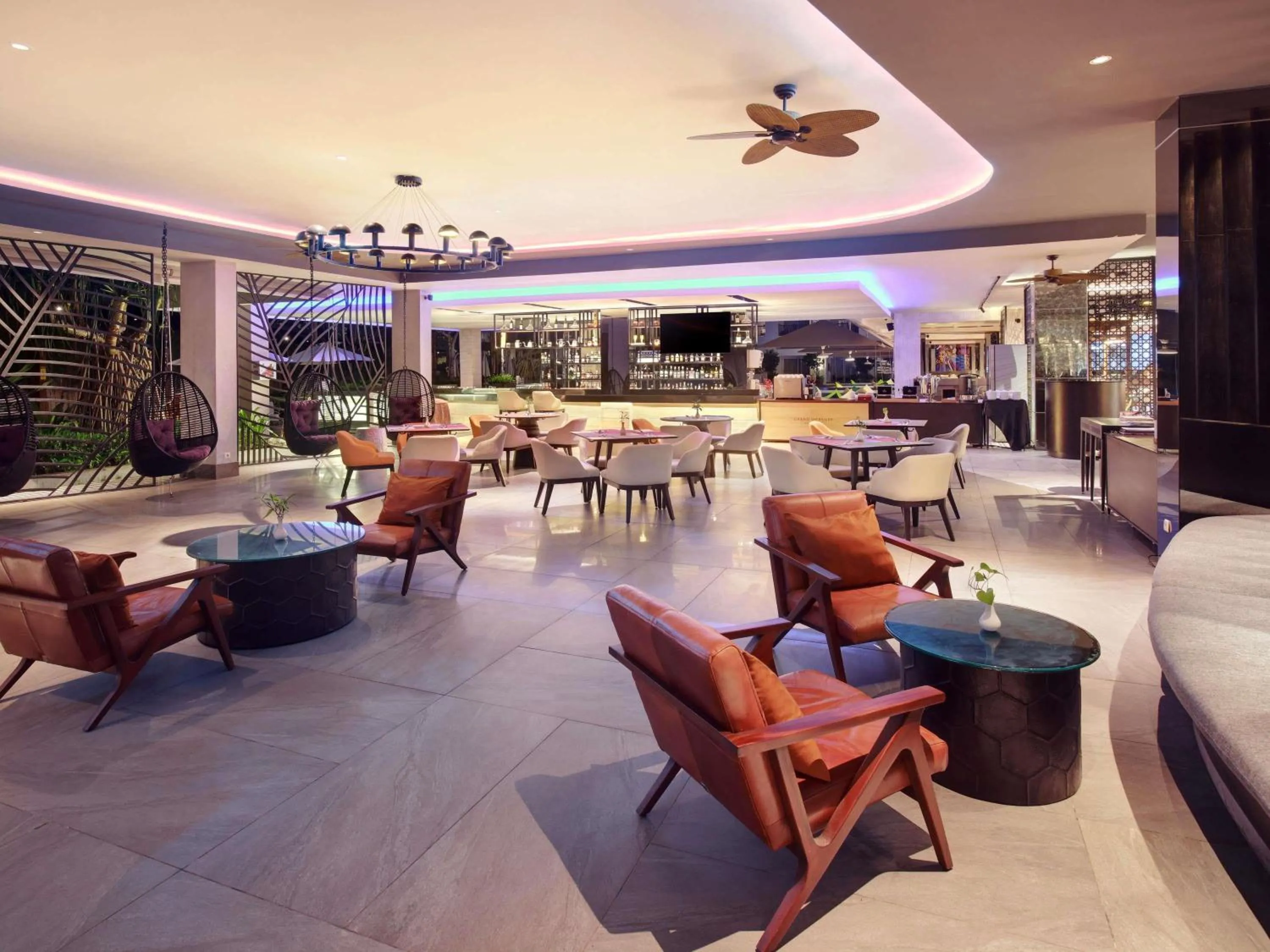 Lounge or bar in Grand Mercure Bali Seminyak