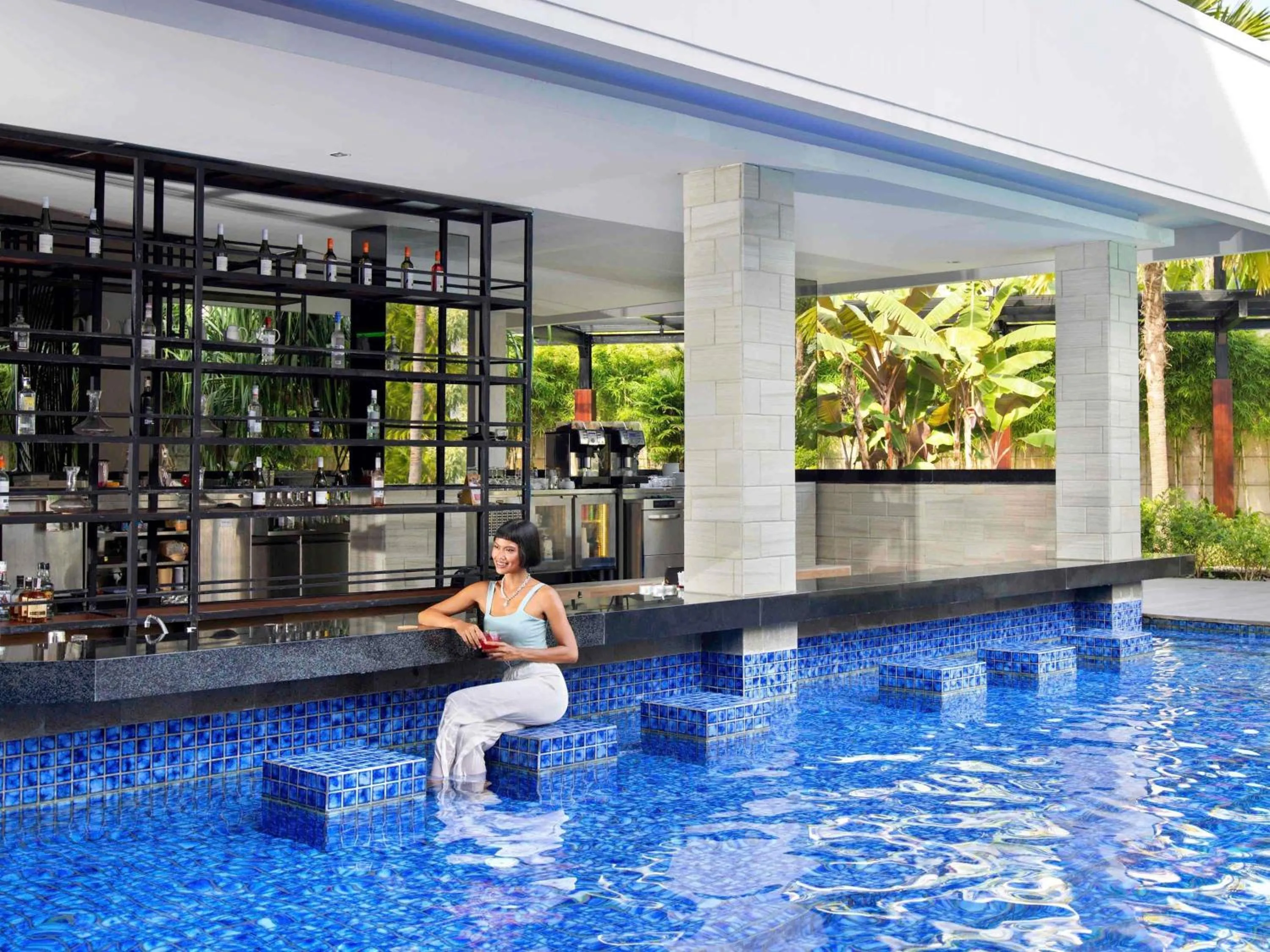 Lounge or bar in Grand Mercure Bali Seminyak