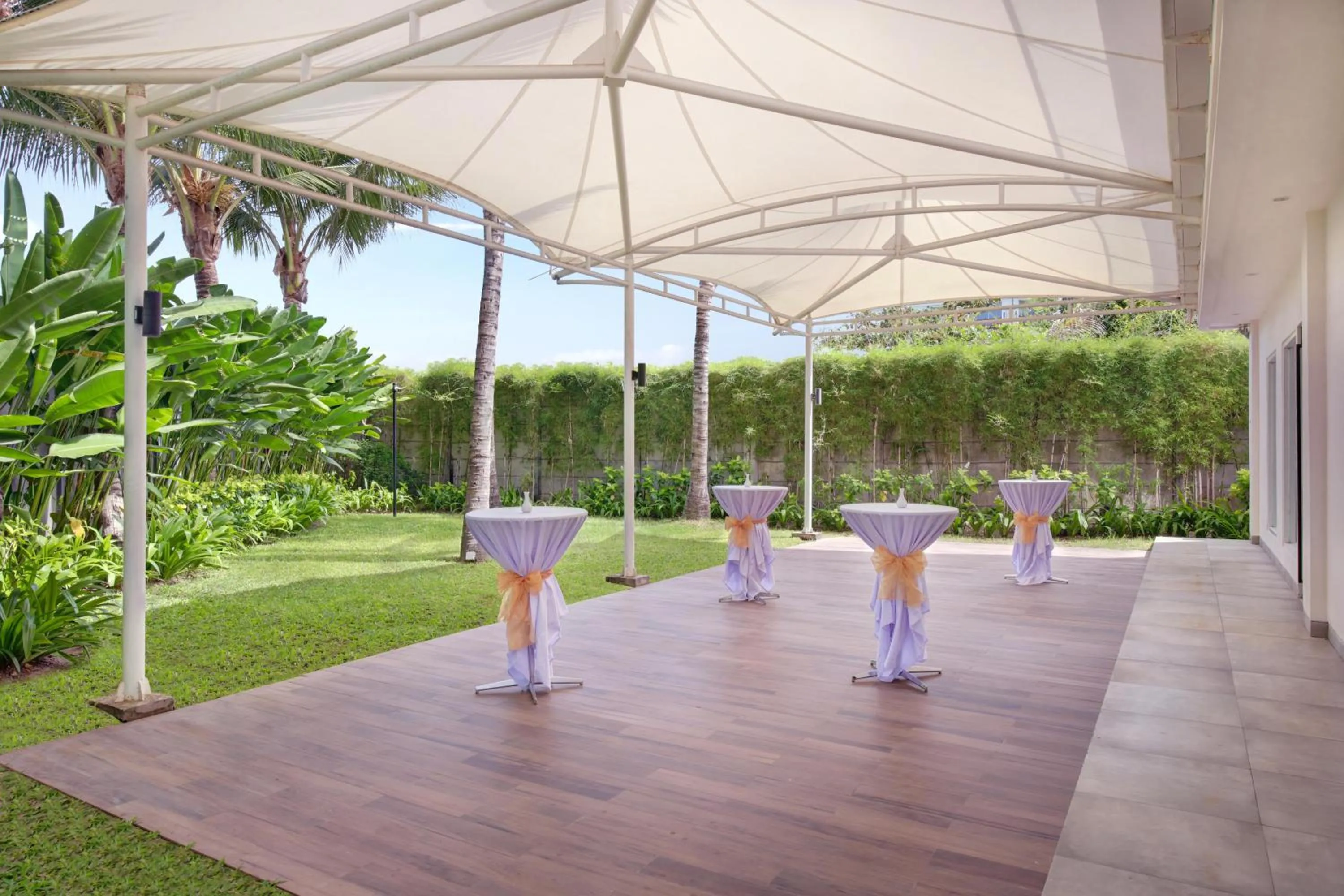 Garden in Grand Mercure Bali Seminyak