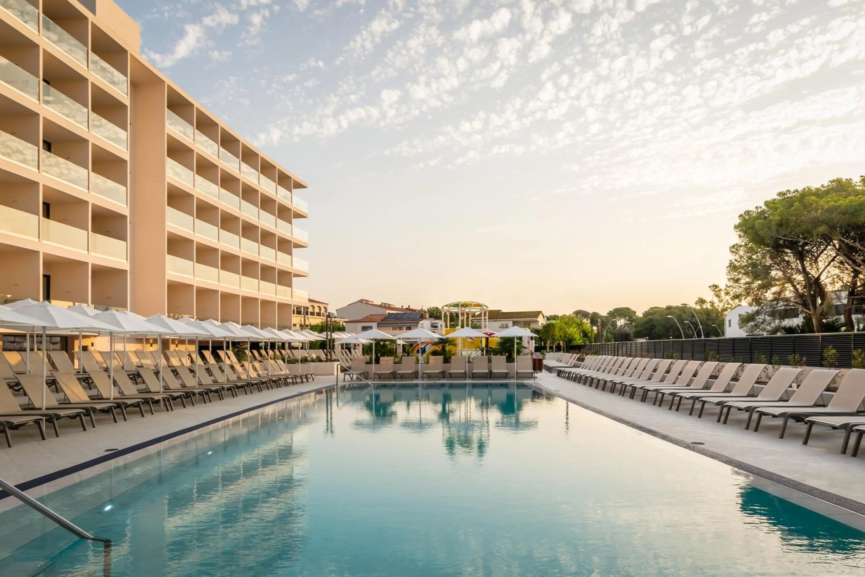 Swimming pool in Estival Maramar