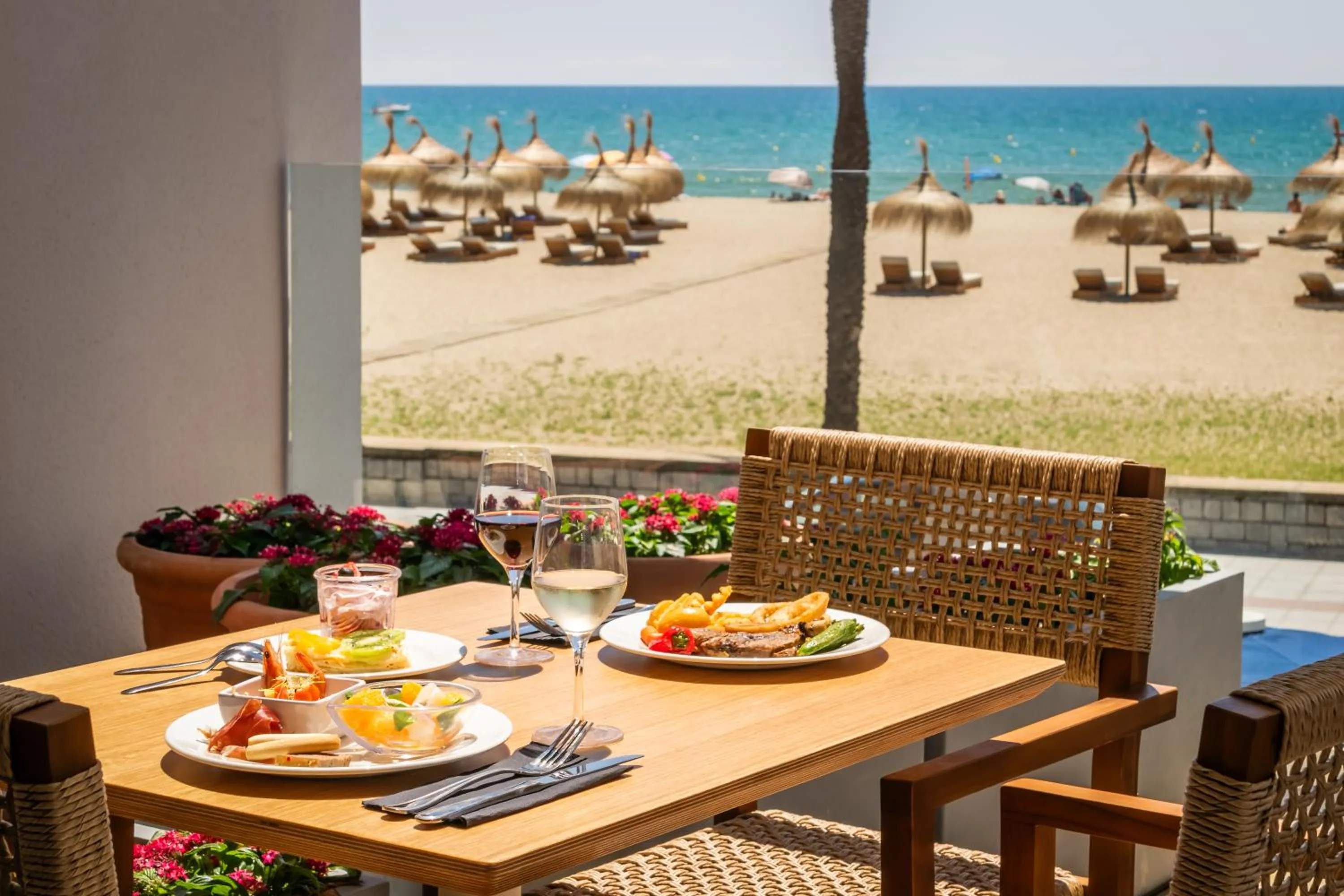 Restaurant/places to eat in Estival Maramar