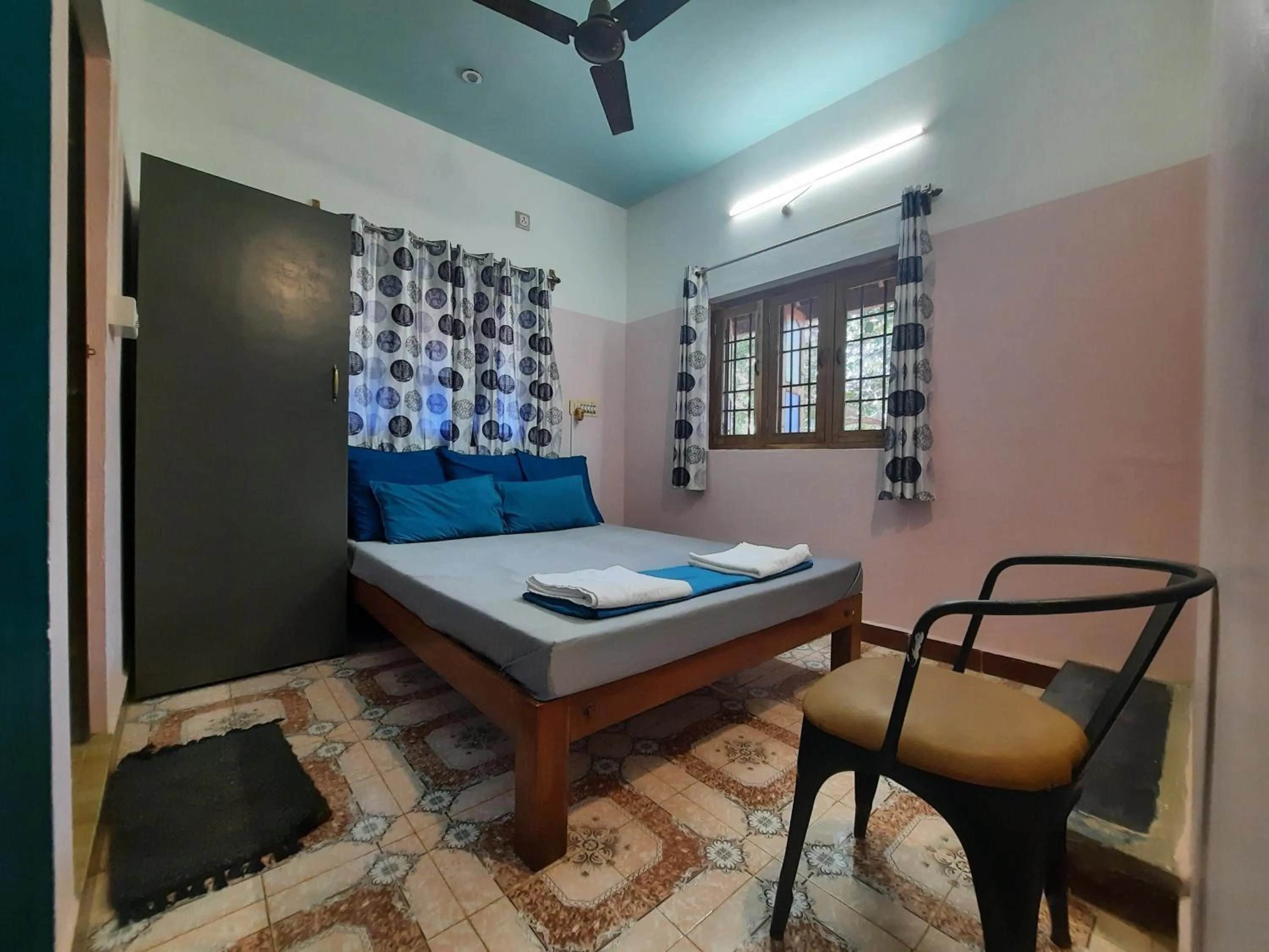 Bed in Unearth Hostel (Pondicherry)