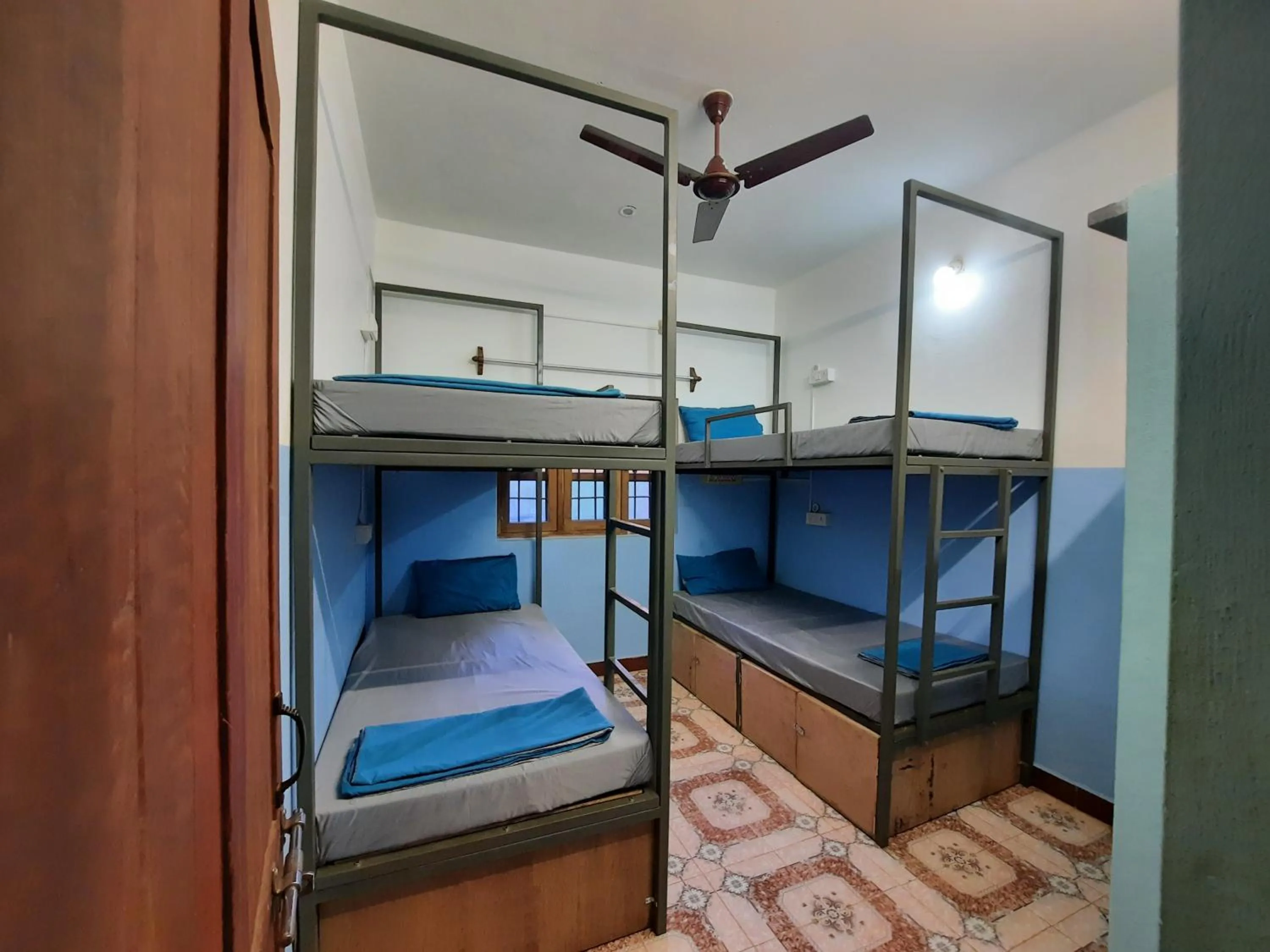 Bed in Unearth Hostel (Pondicherry)
