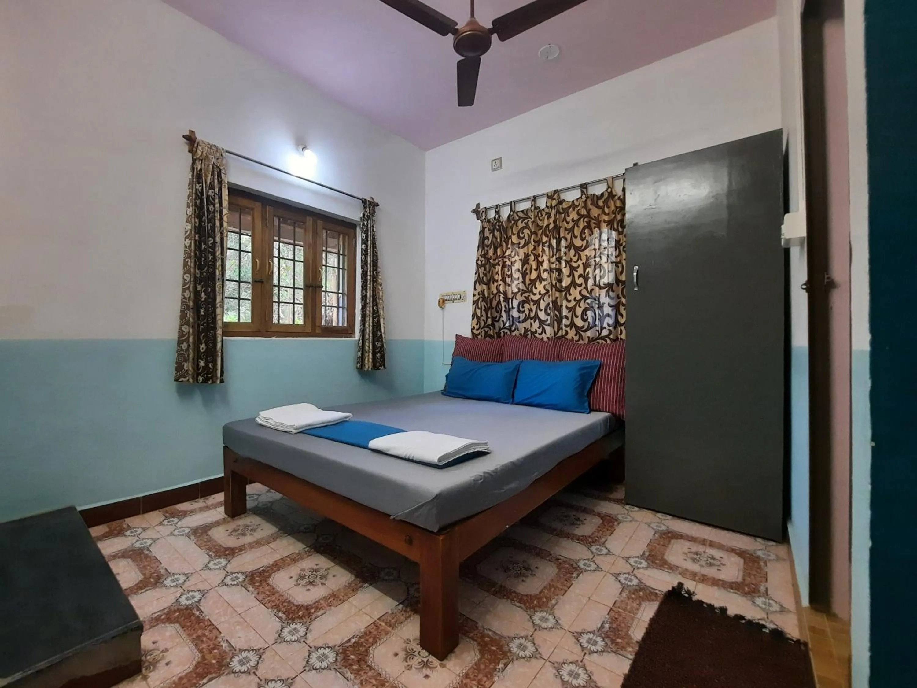 Bed in Unearth Hostel (Pondicherry)