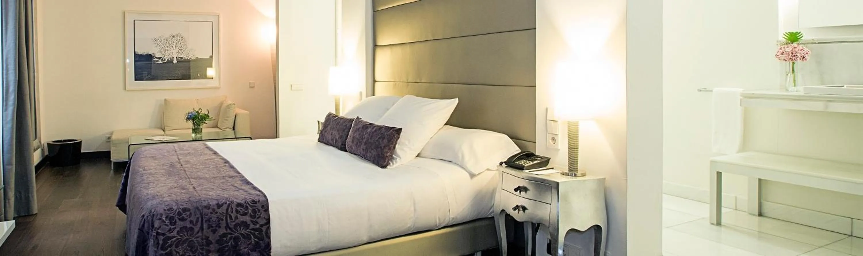 Bed in Hospes Puerta de Alcalá, a Member of Design Hotels