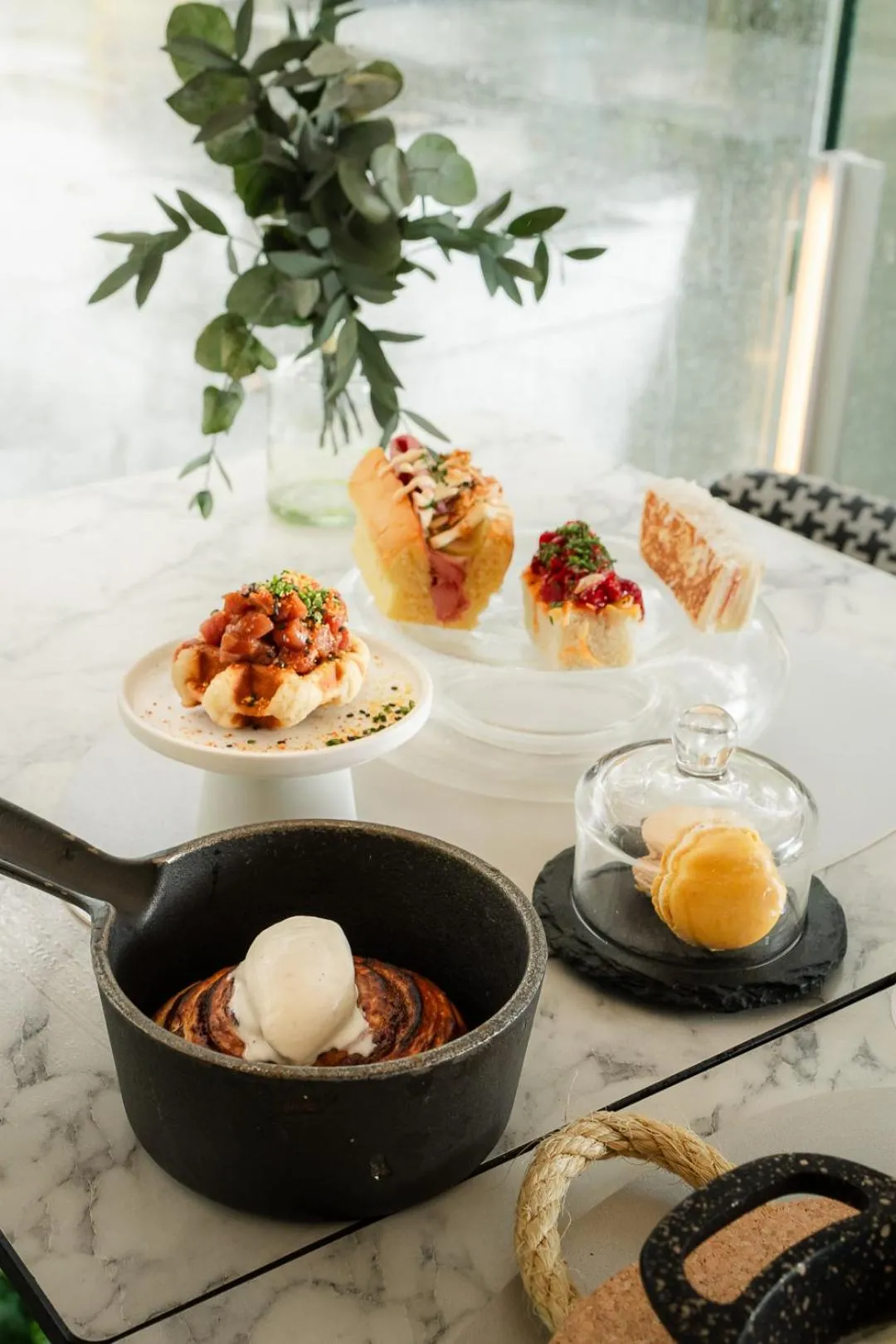 Restaurant/places to eat in Hospes Puerta de Alcalá, a Member of Design Hotels