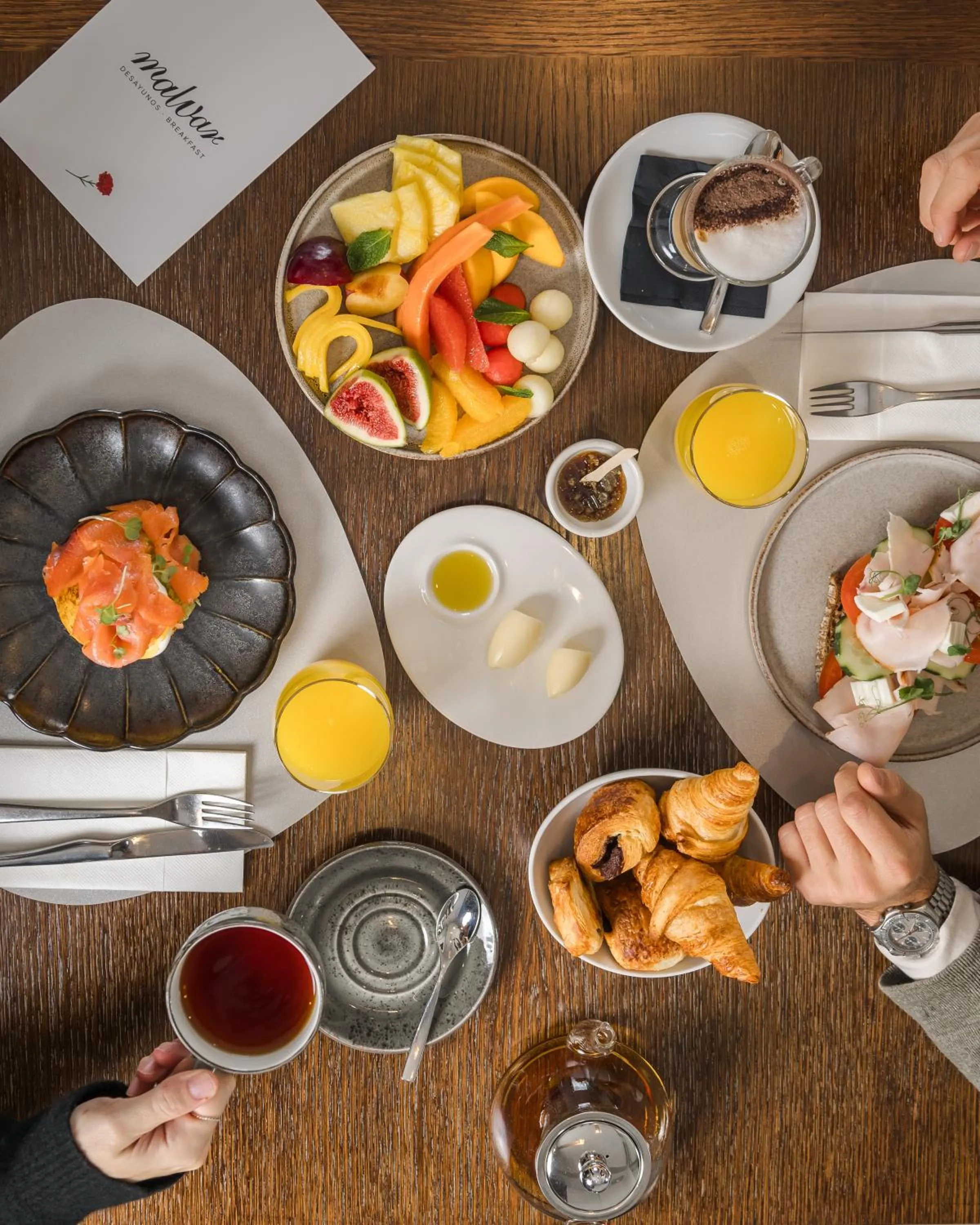 Restaurant/places to eat in Hospes Puerta de Alcalá, a Member of Design Hotels