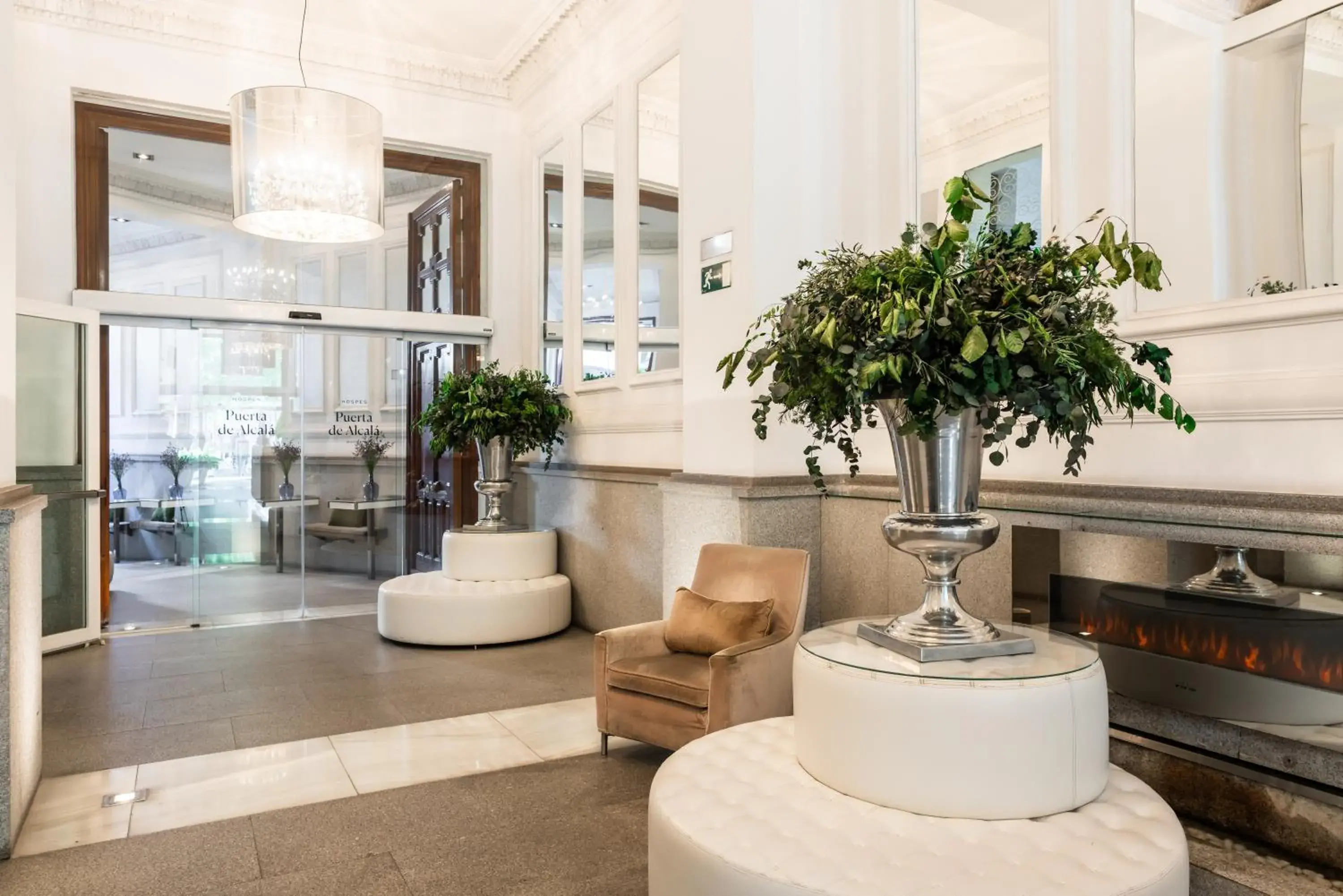 Lobby or reception in Hospes Puerta de Alcalá, a Member of Design Hotels Lobby or reception in Hospes Puerta de Alcalá, a Member of Design Hotels
