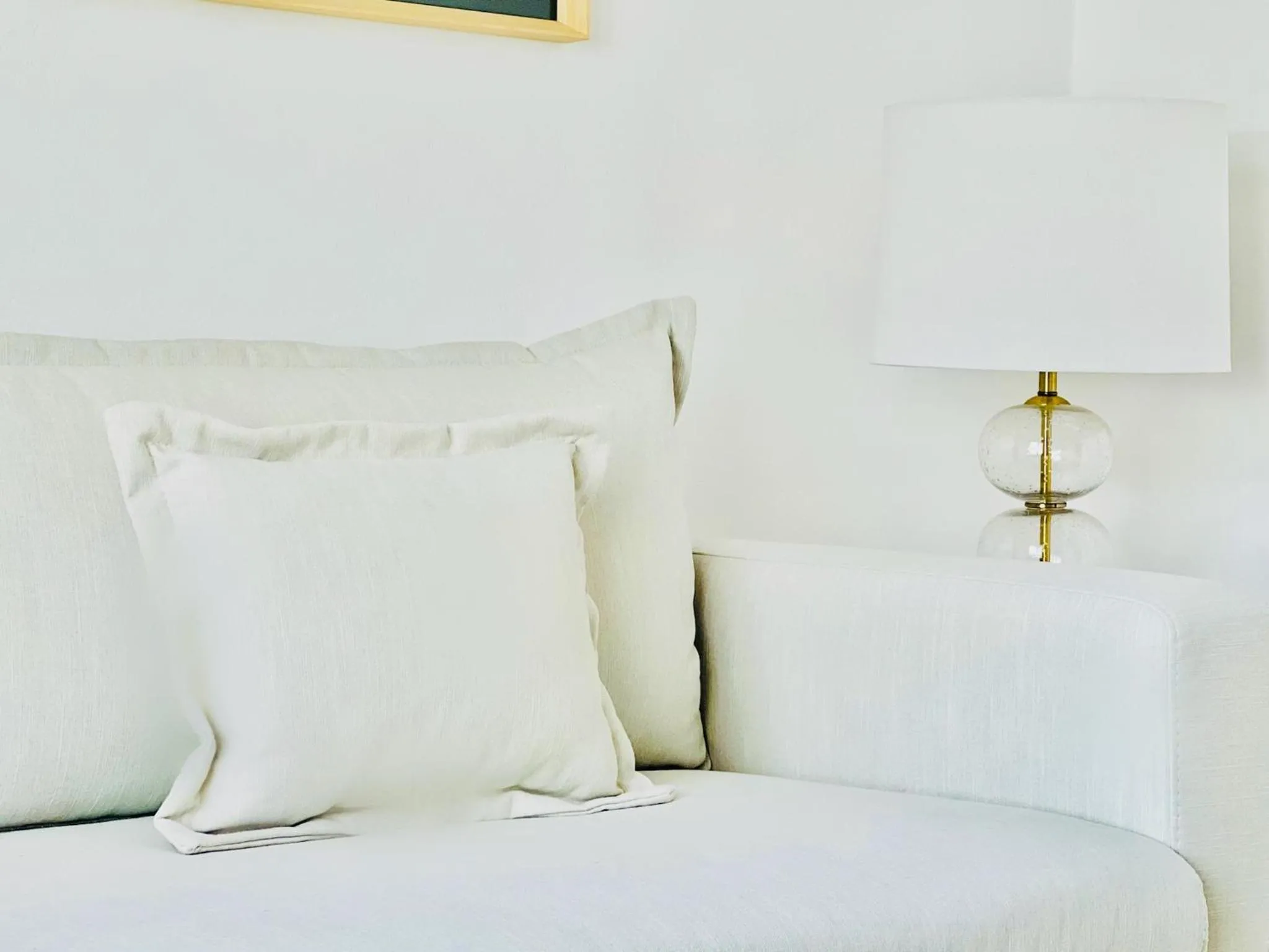 Living room, Bed in CIH Apartments