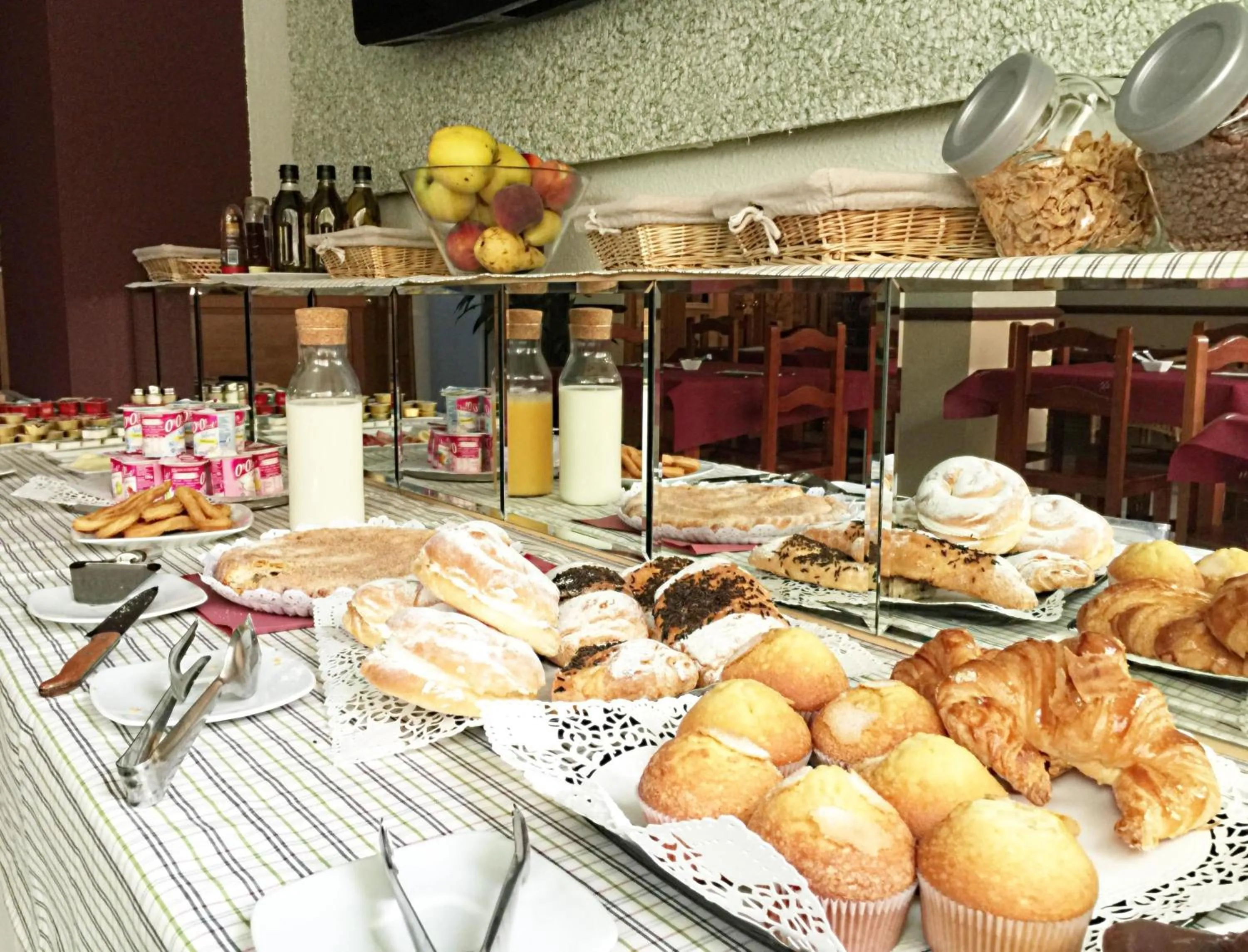 Buffet breakfast in Arriadh