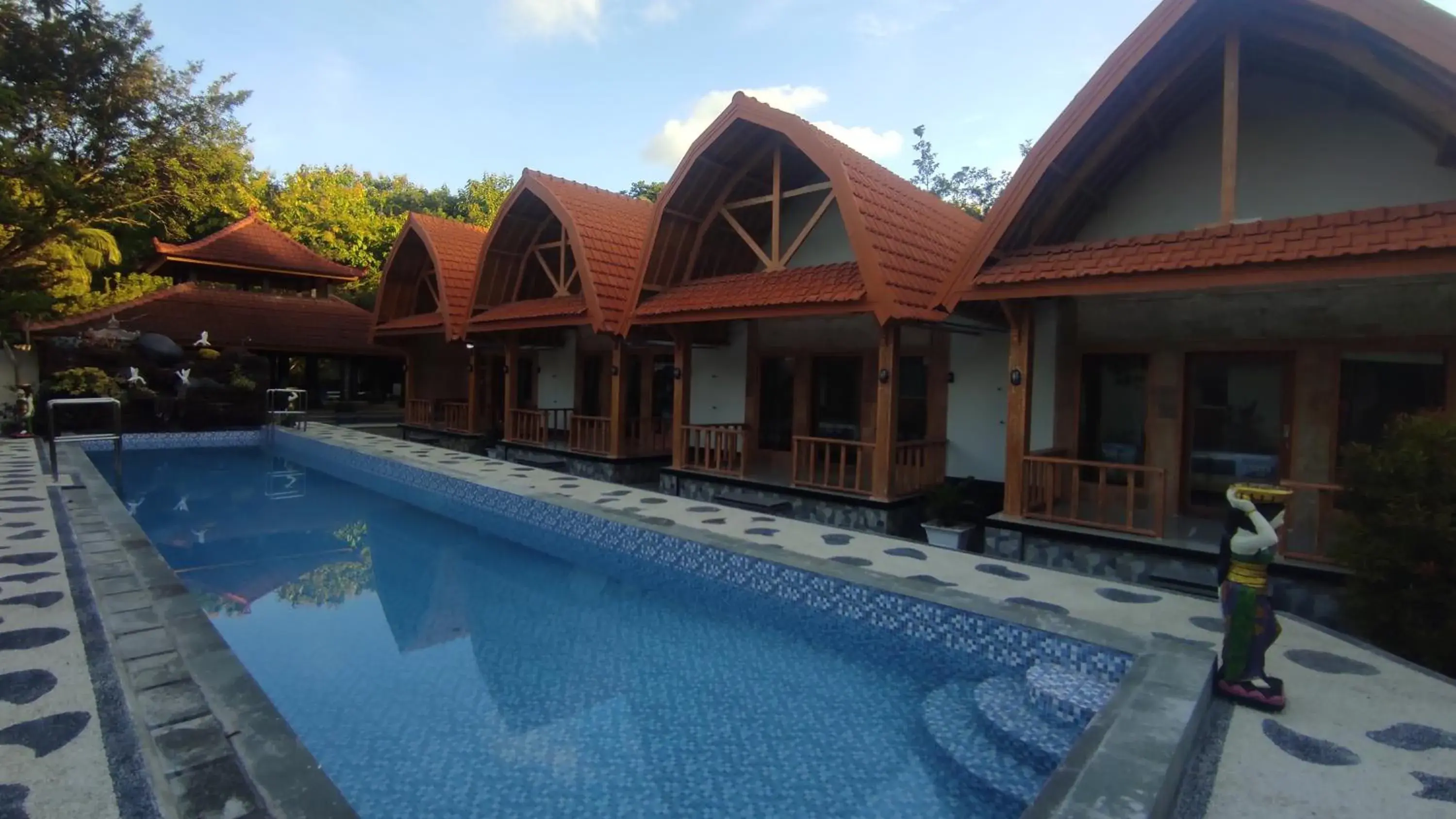 Property building in Kristal Garden Property building in Kristal Garden