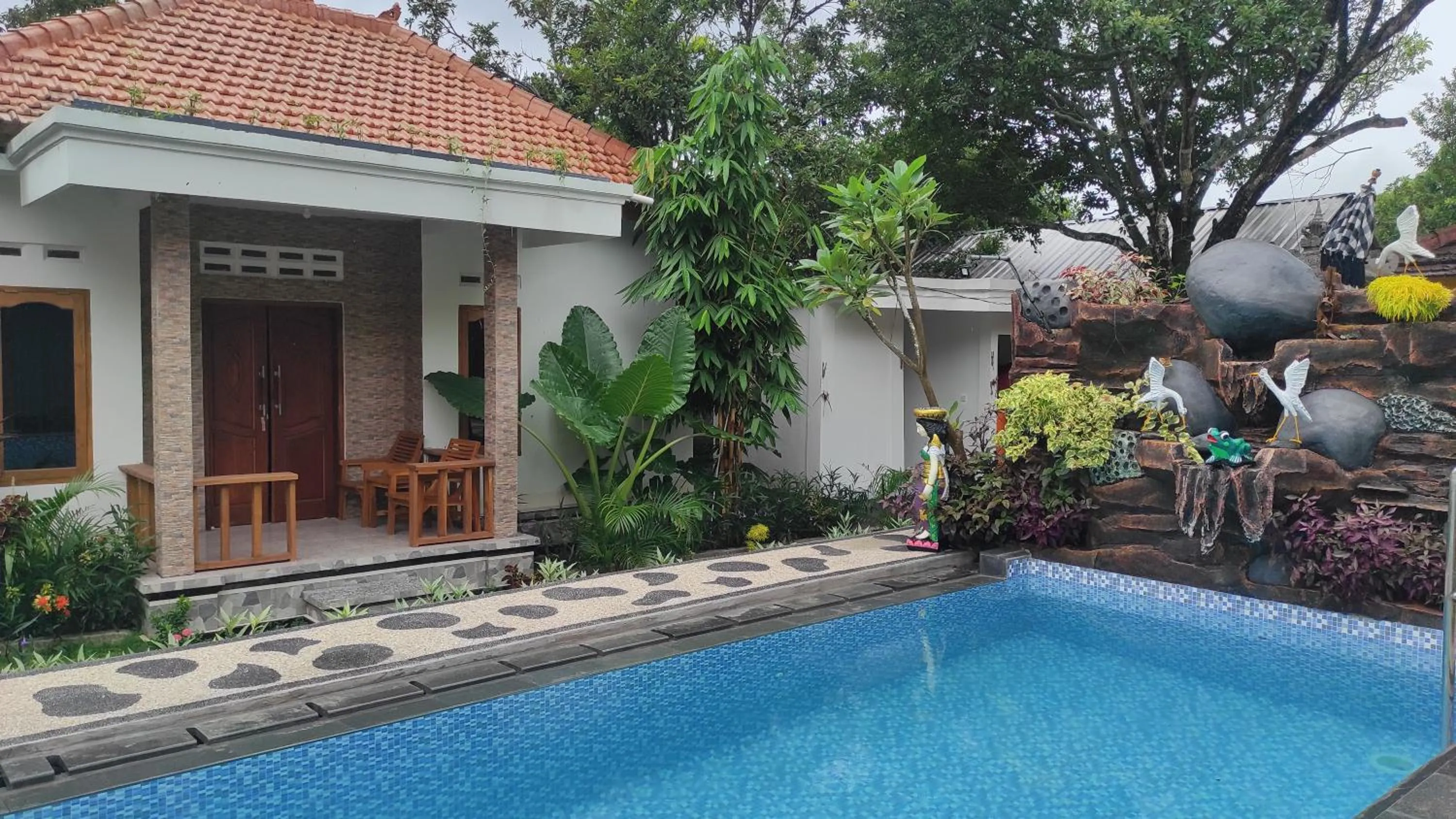 Property building in Kristal Garden