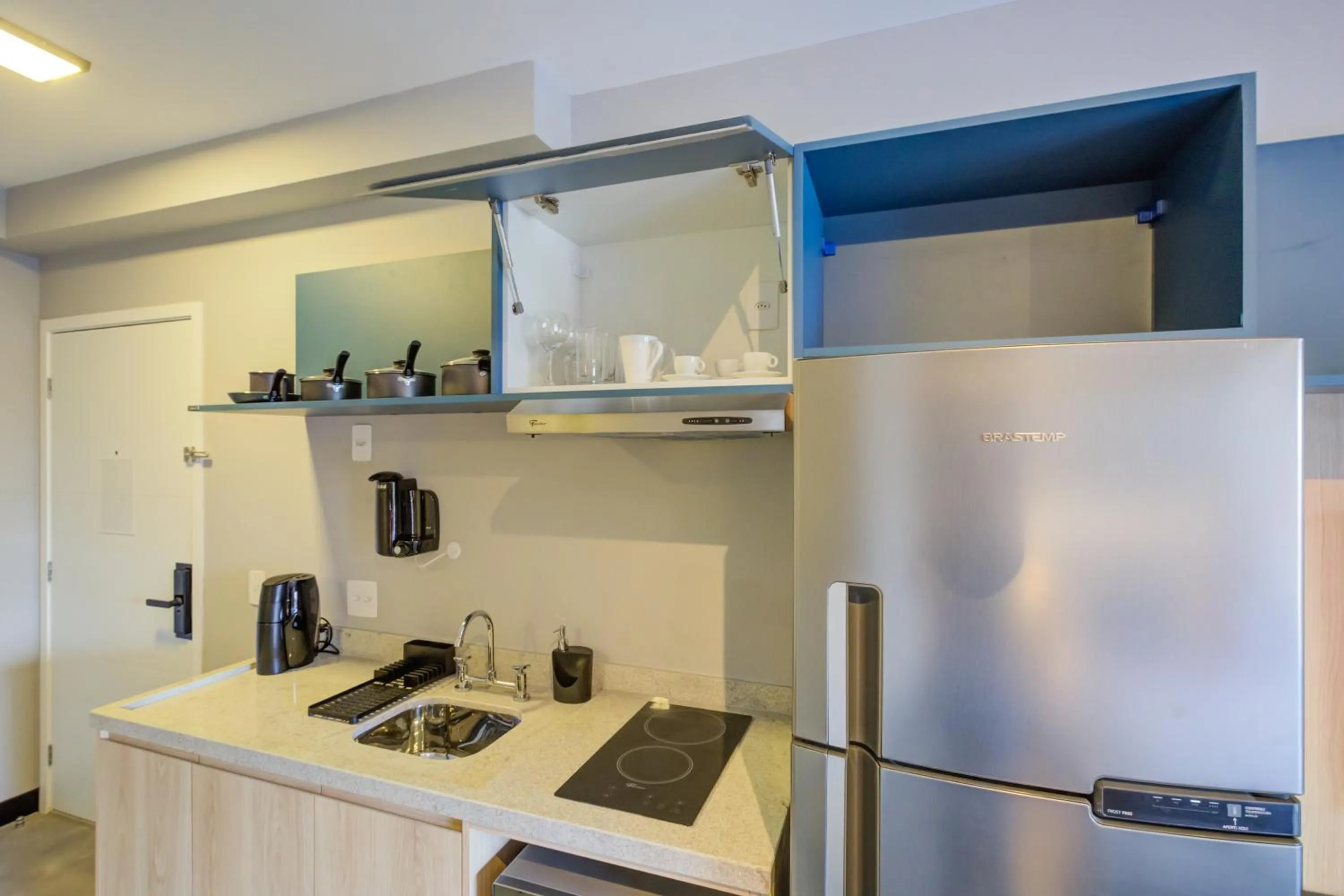 kitchen in Roomo Brooklin Morumbi Residencial